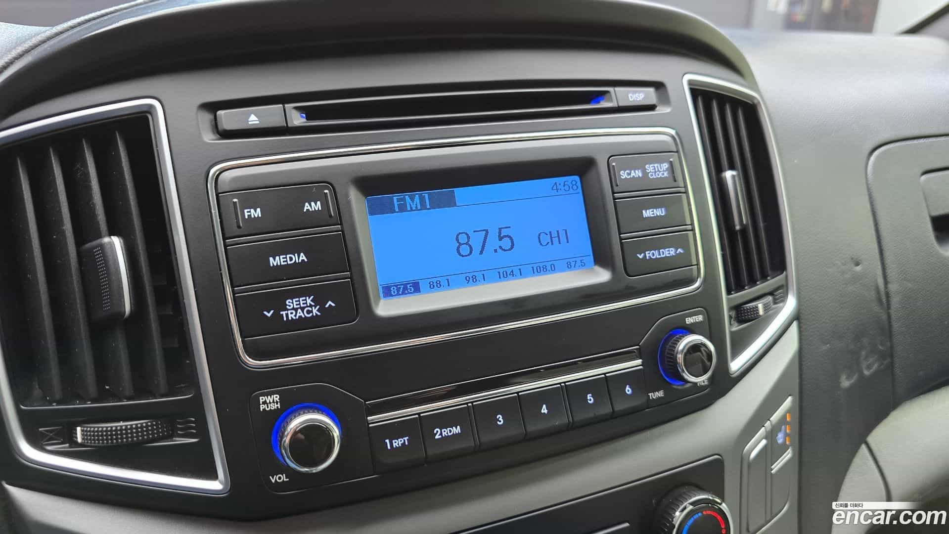 Starex Hyundai 2019.6-OPTION-021