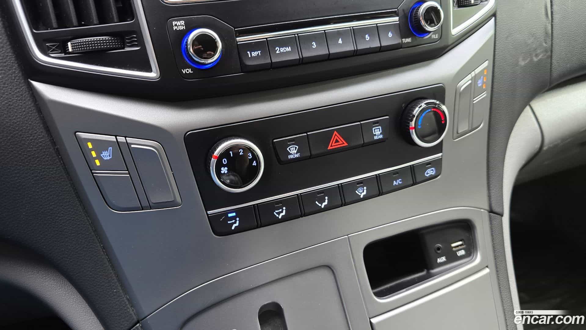 Starex Hyundai 2019.6-OPTION-022