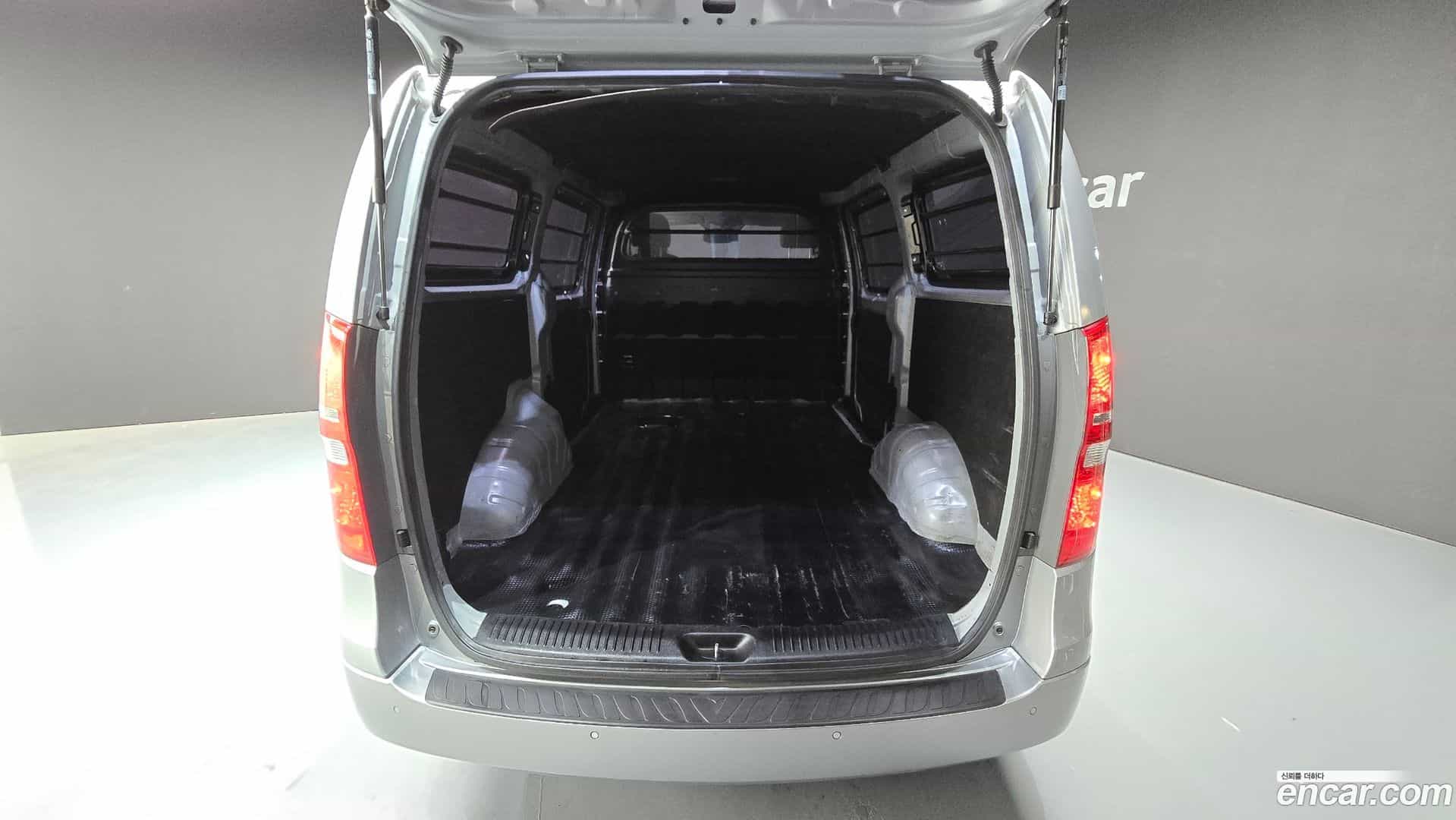 Starex Hyundai 2019.6-OPTION-043
