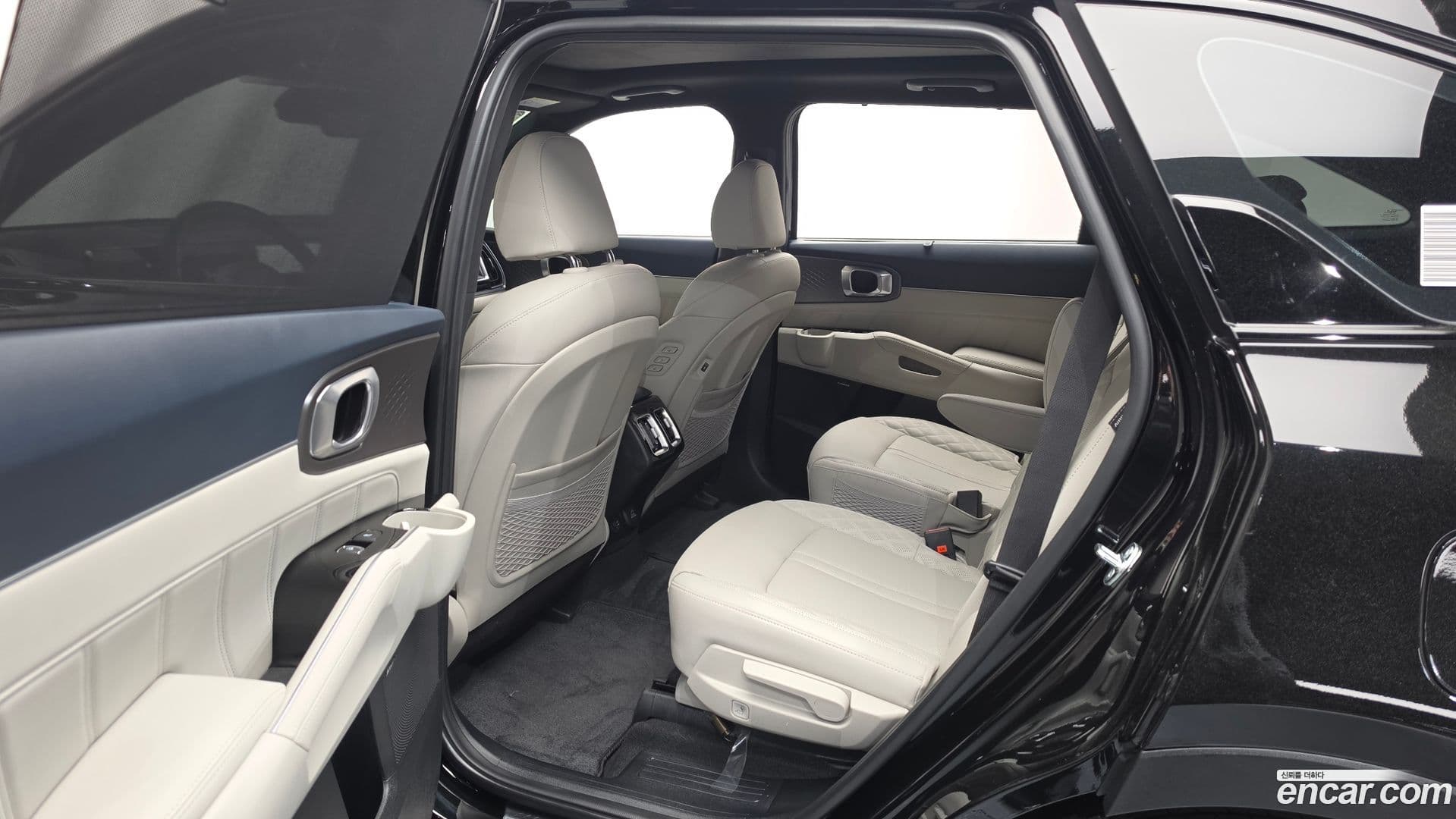 Main__Slider__Photo:Sorento Kia 2024.3-10