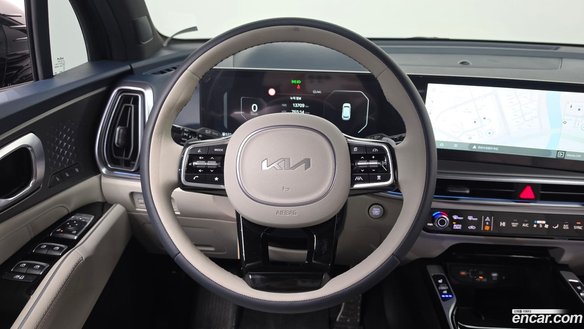 Main__Slider__Photo:Sorento Kia 2024.3-12