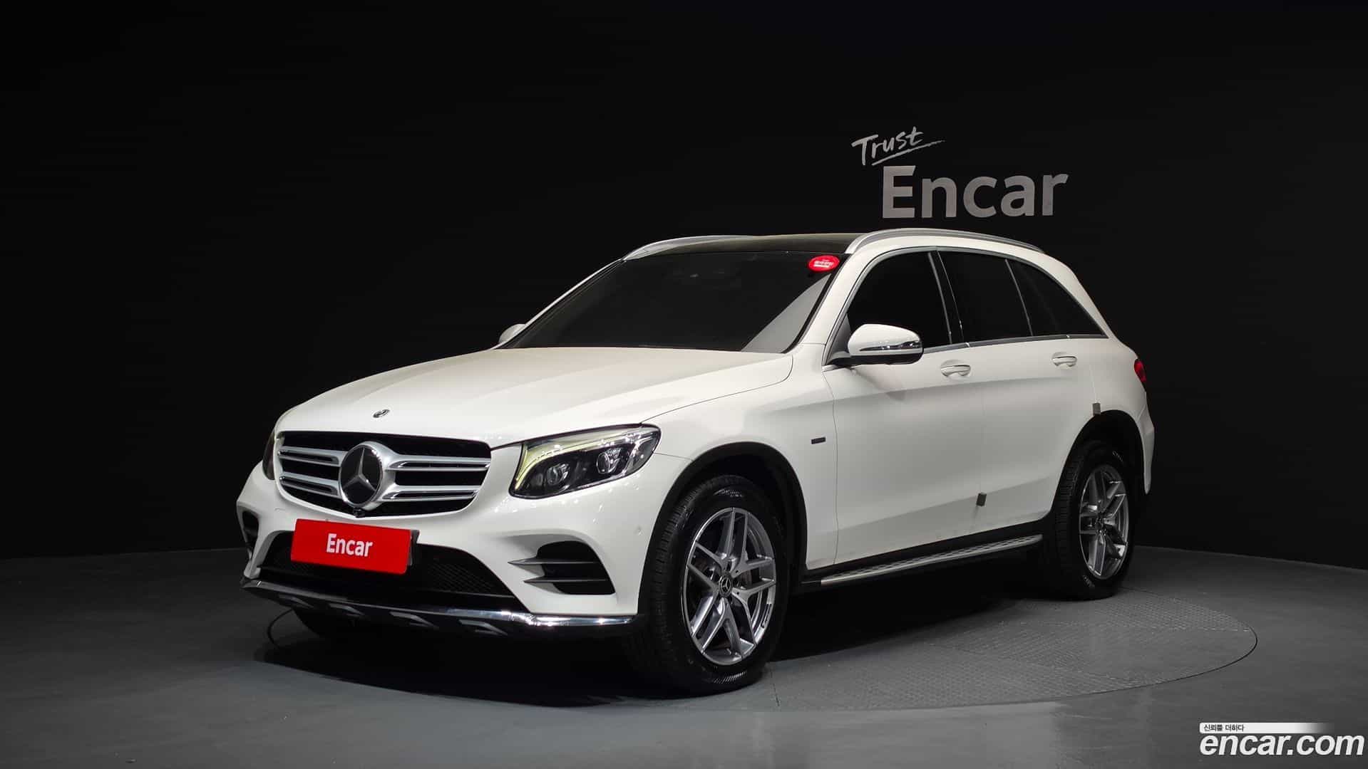 GLC-Class Mercedes-Benz 2018.11-OUTER-001