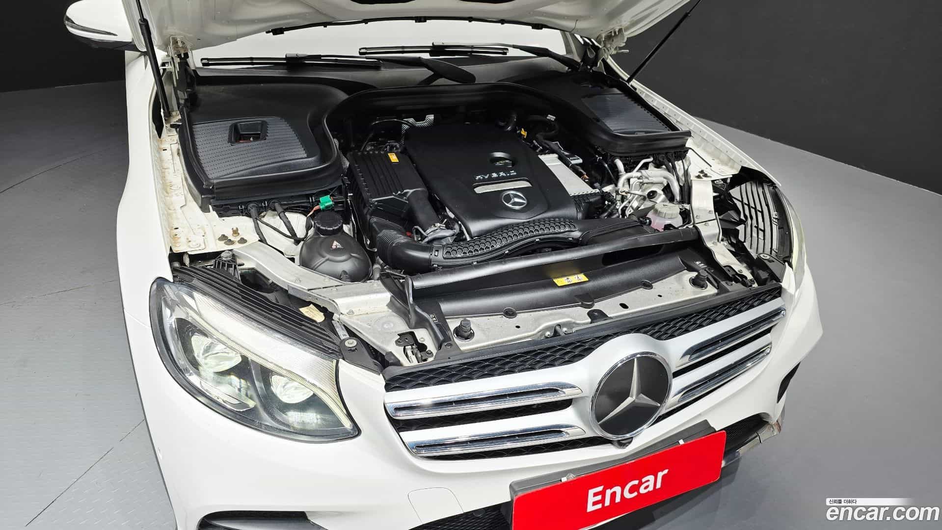 GLC-Class Mercedes-Benz 2018.11-OUTER-006