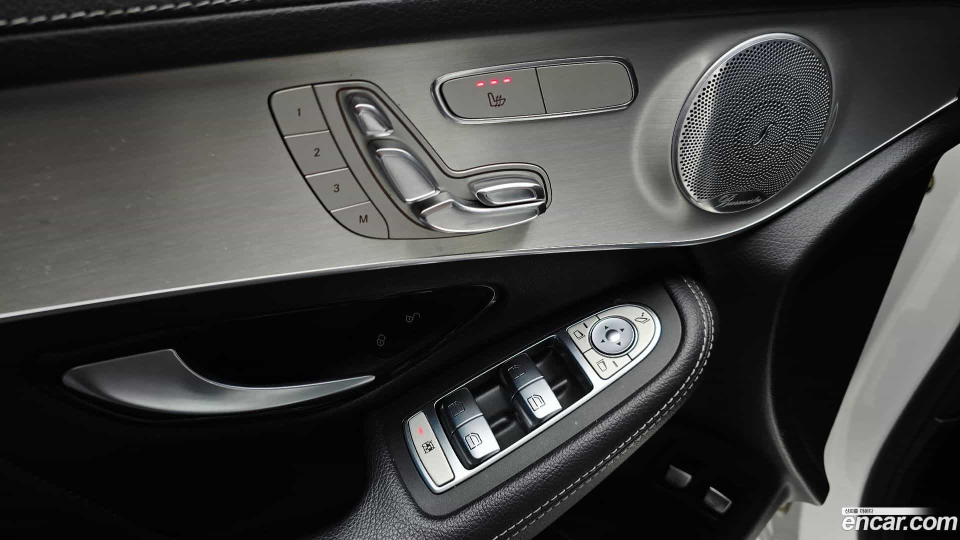 GLC-Class Mercedes-Benz 2018.11-OPTION-018