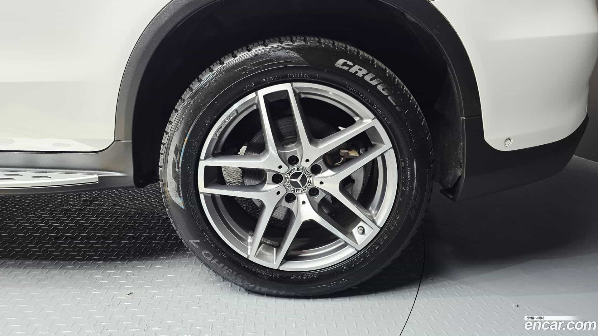 GLC-Class Mercedes-Benz 2018.11-OUTER-031