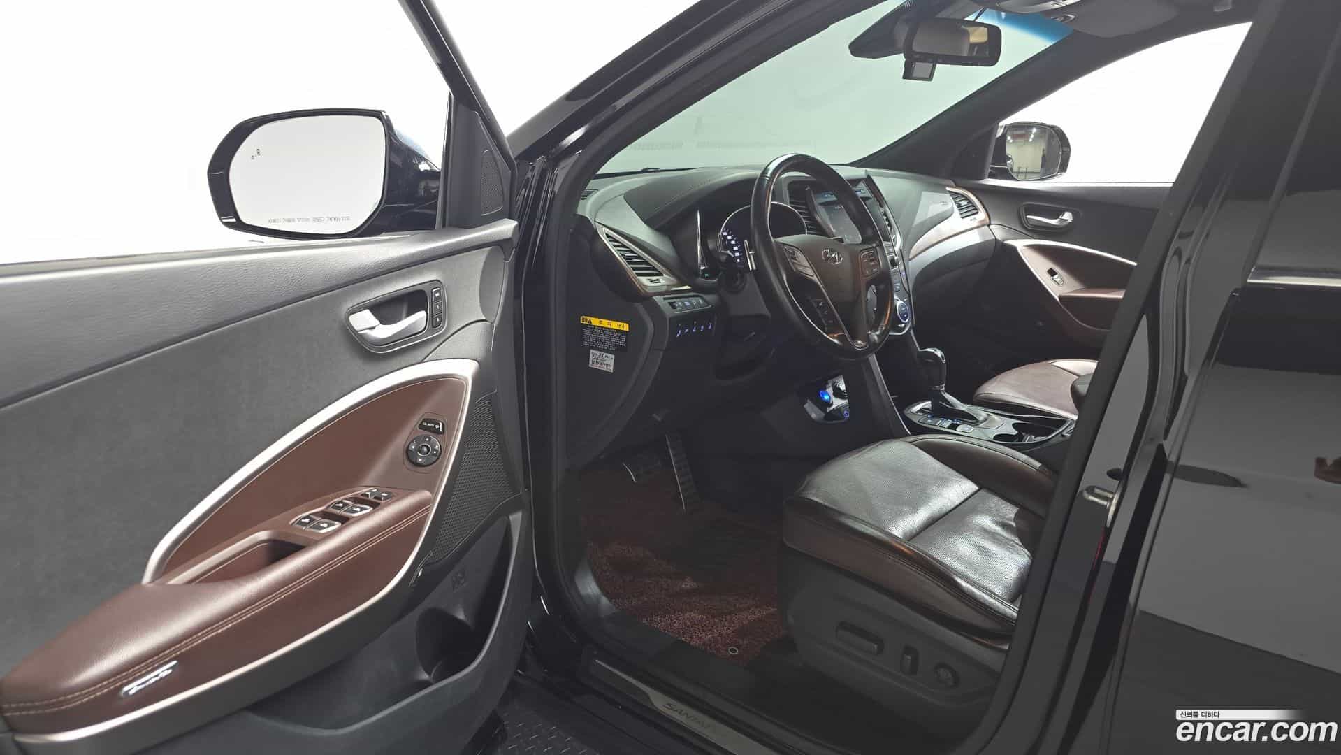 Santafe Hyundai 2017.2-INNER-010