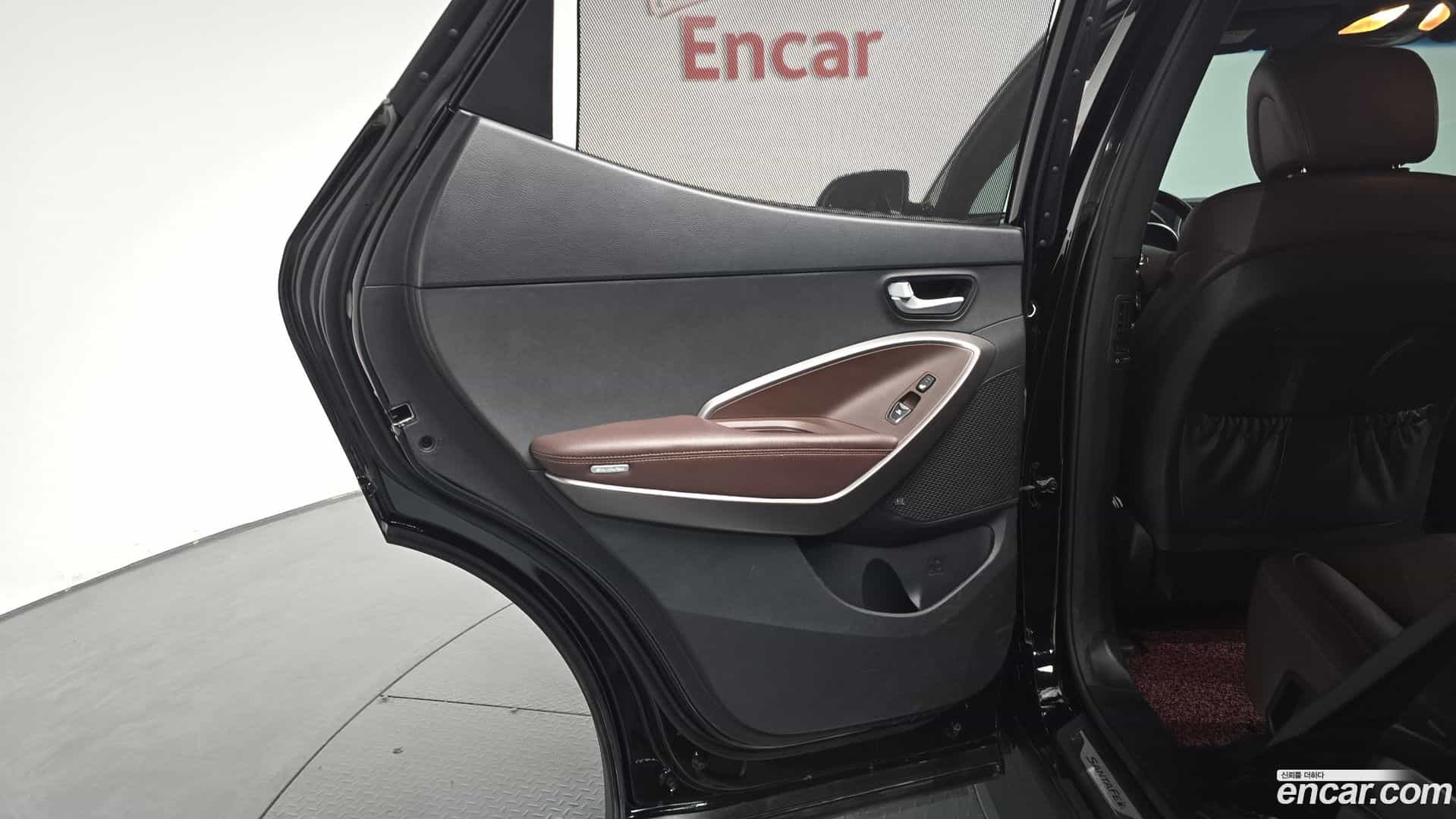 Santafe Hyundai 2017.2-INNER-035