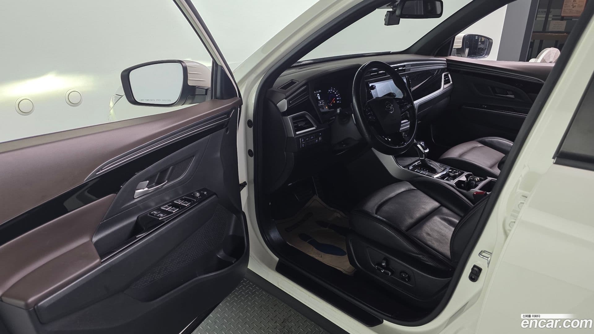 Main__Slider__Photo:KORANDO KG Mobility 2020.8-9