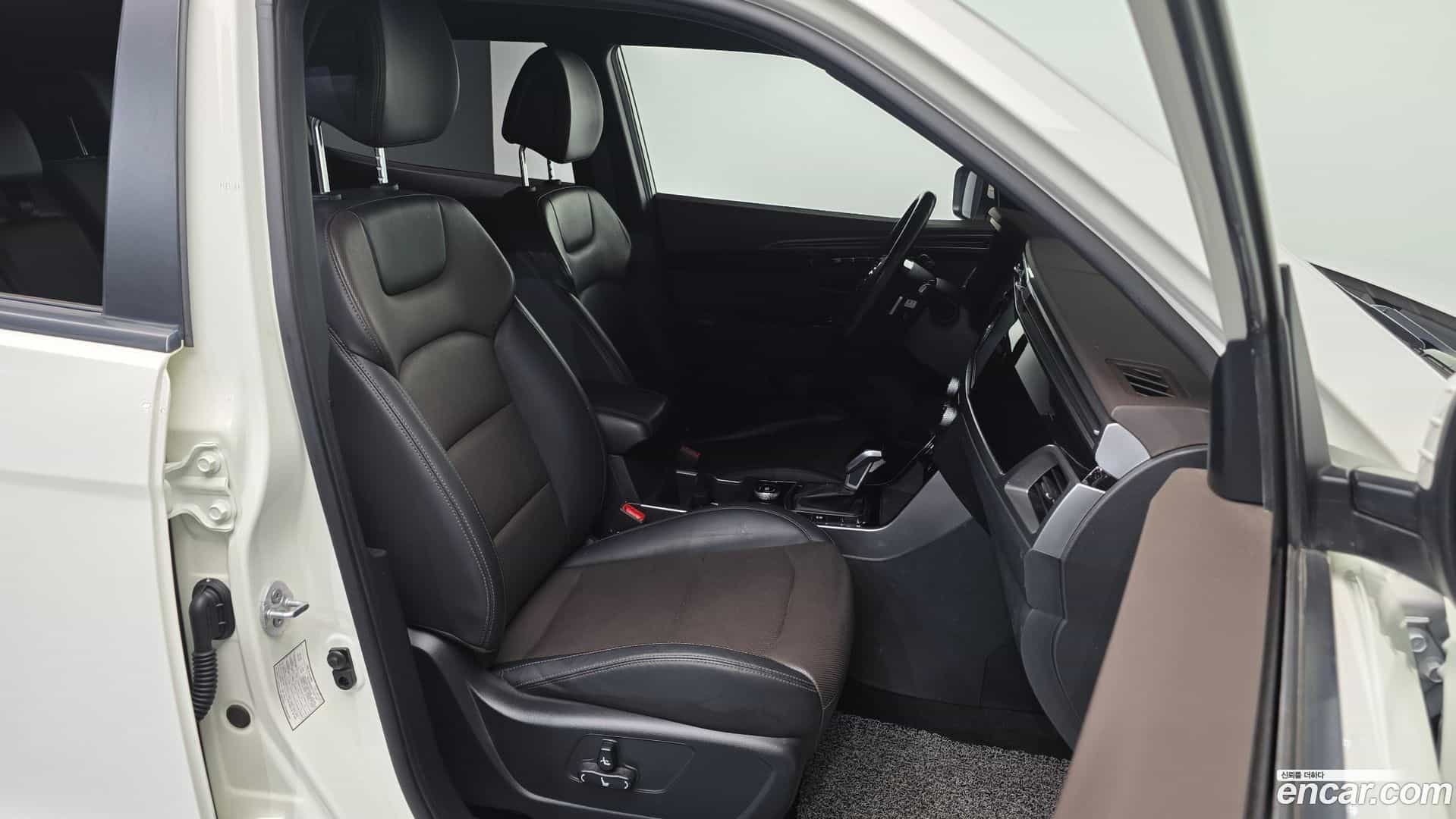 KORANDO KG Mobility 2020.8-INNER-036