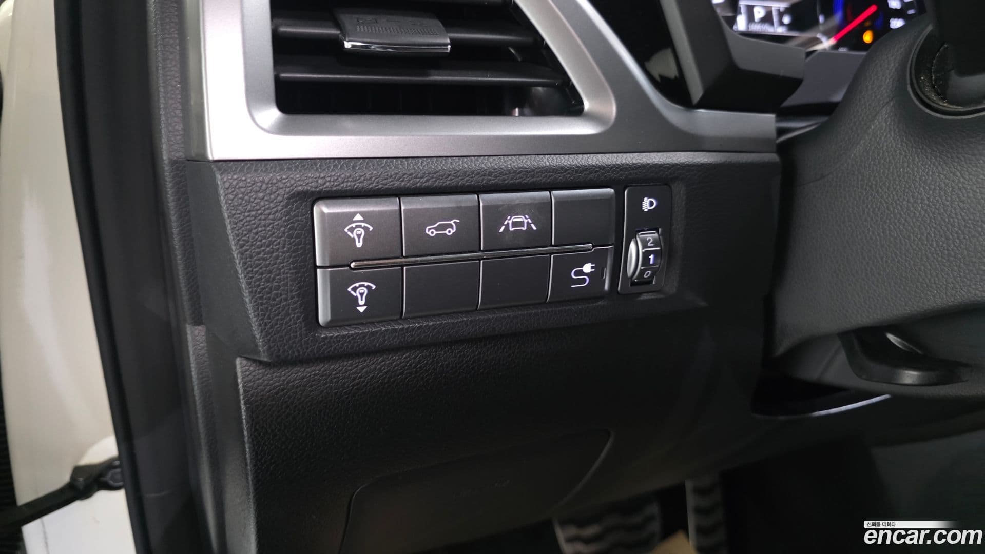 Main__Slider__Photo:KORANDO KG Mobility 2020.8-26