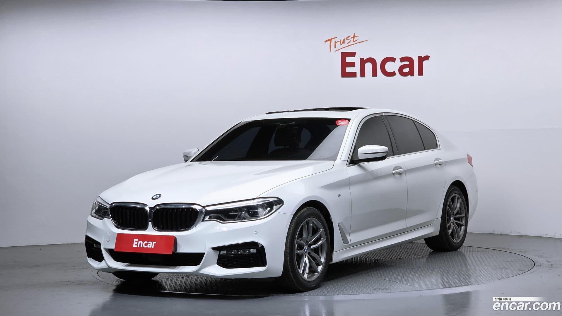 Main__Slider__Photo:5-Series BMW 2017.9-0