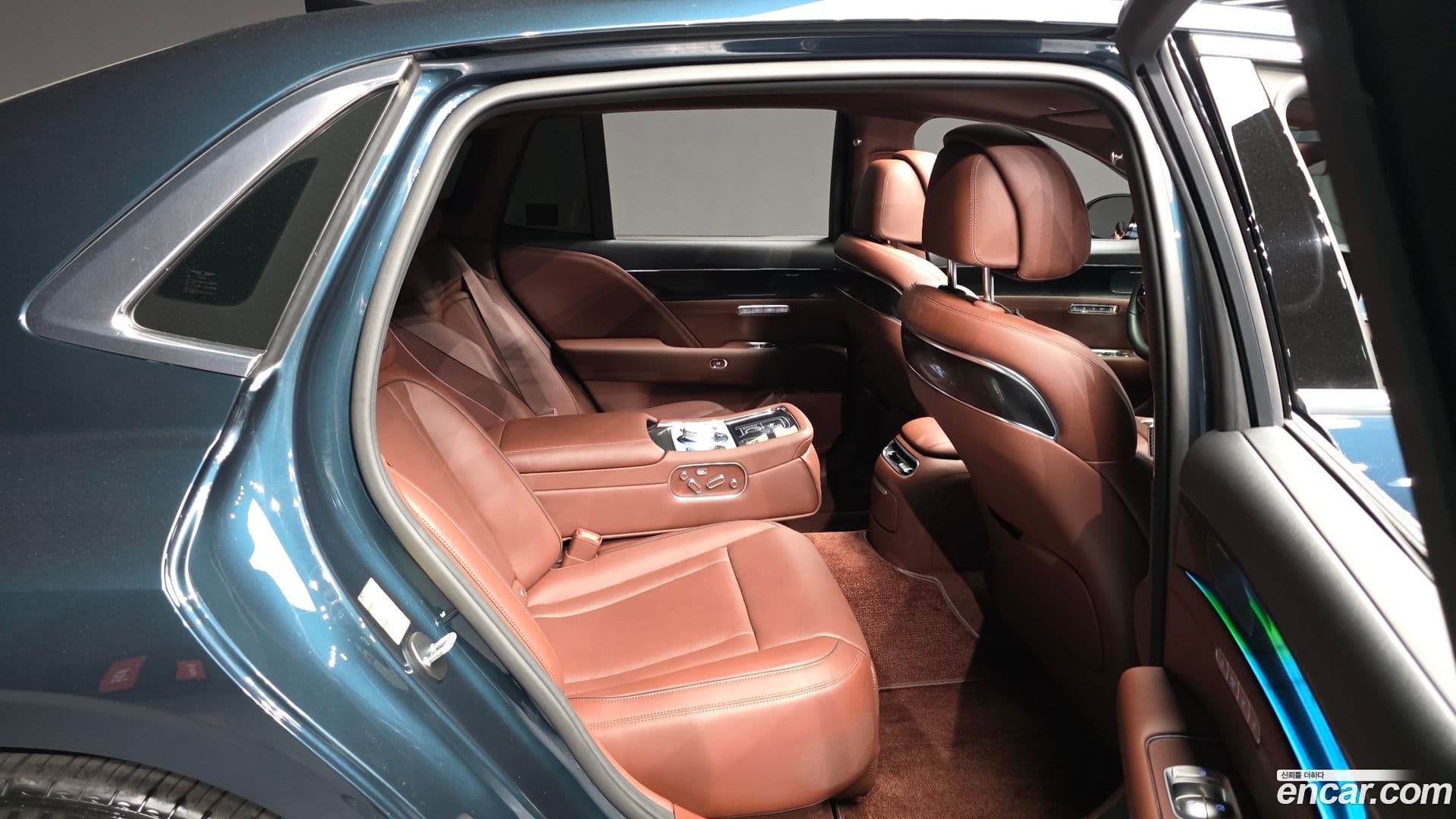Main__Slider__Photo:G90 Genesis 2022.11-11