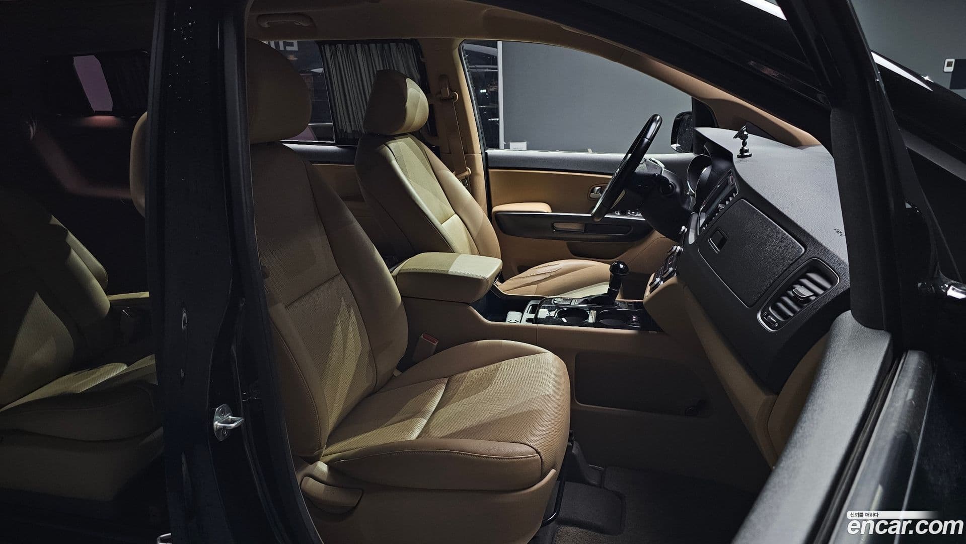 Main__Slider__Photo:Canival Kia 2015.9-10