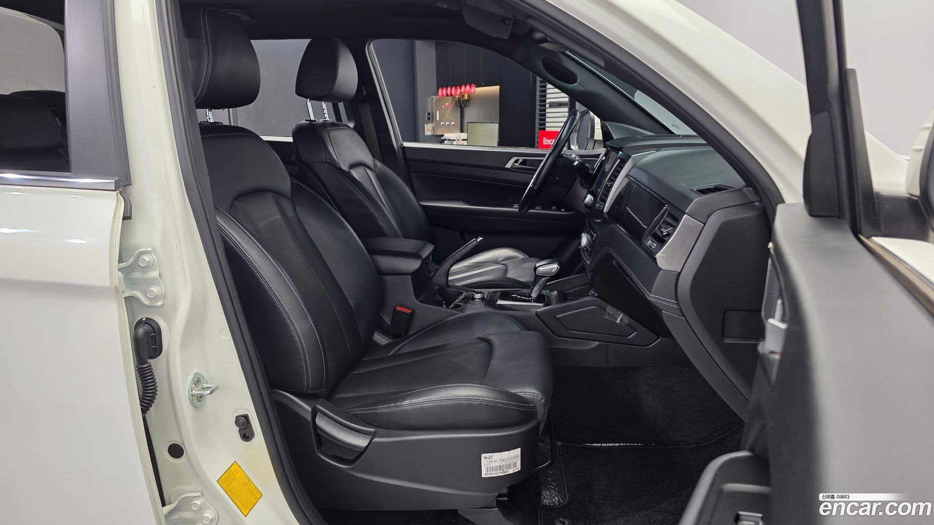 Main__Slider__Photo:Rexton KG Mobility 2021.10-10