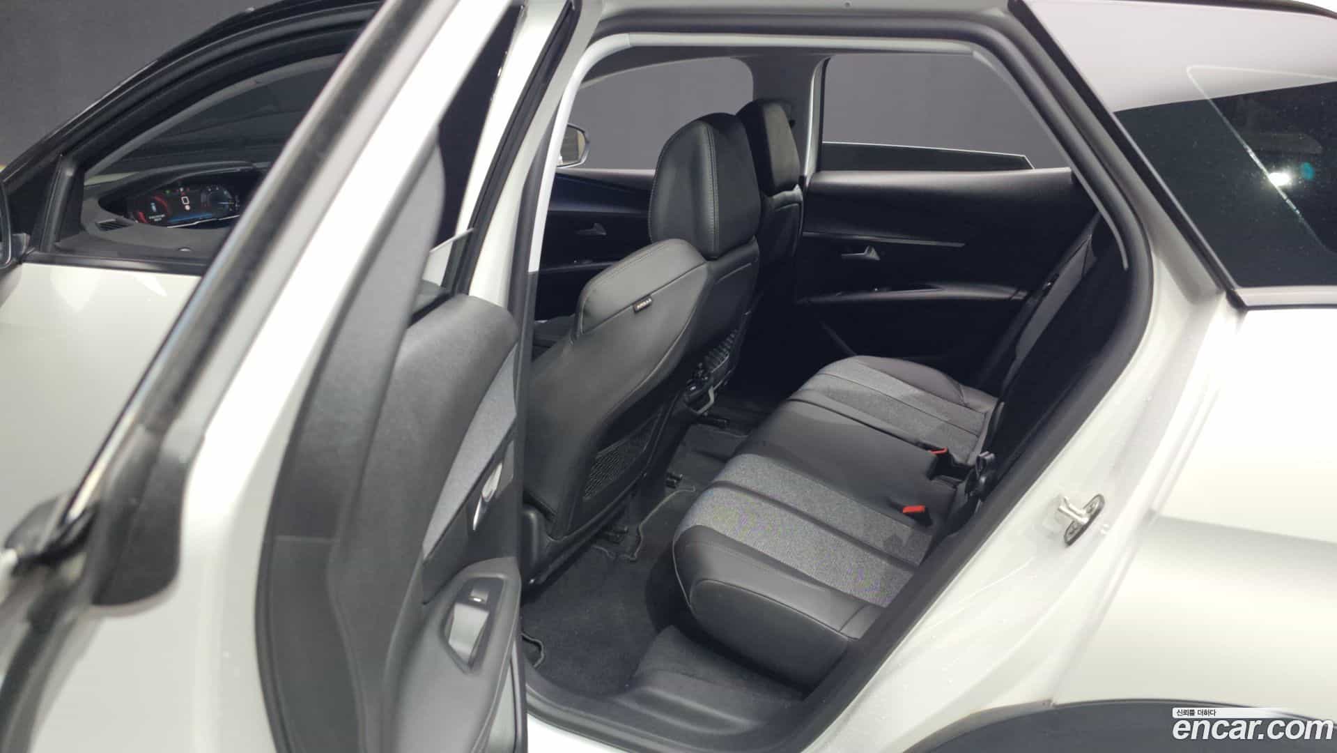 3008 Peugeot 2021.3-OPTION-017