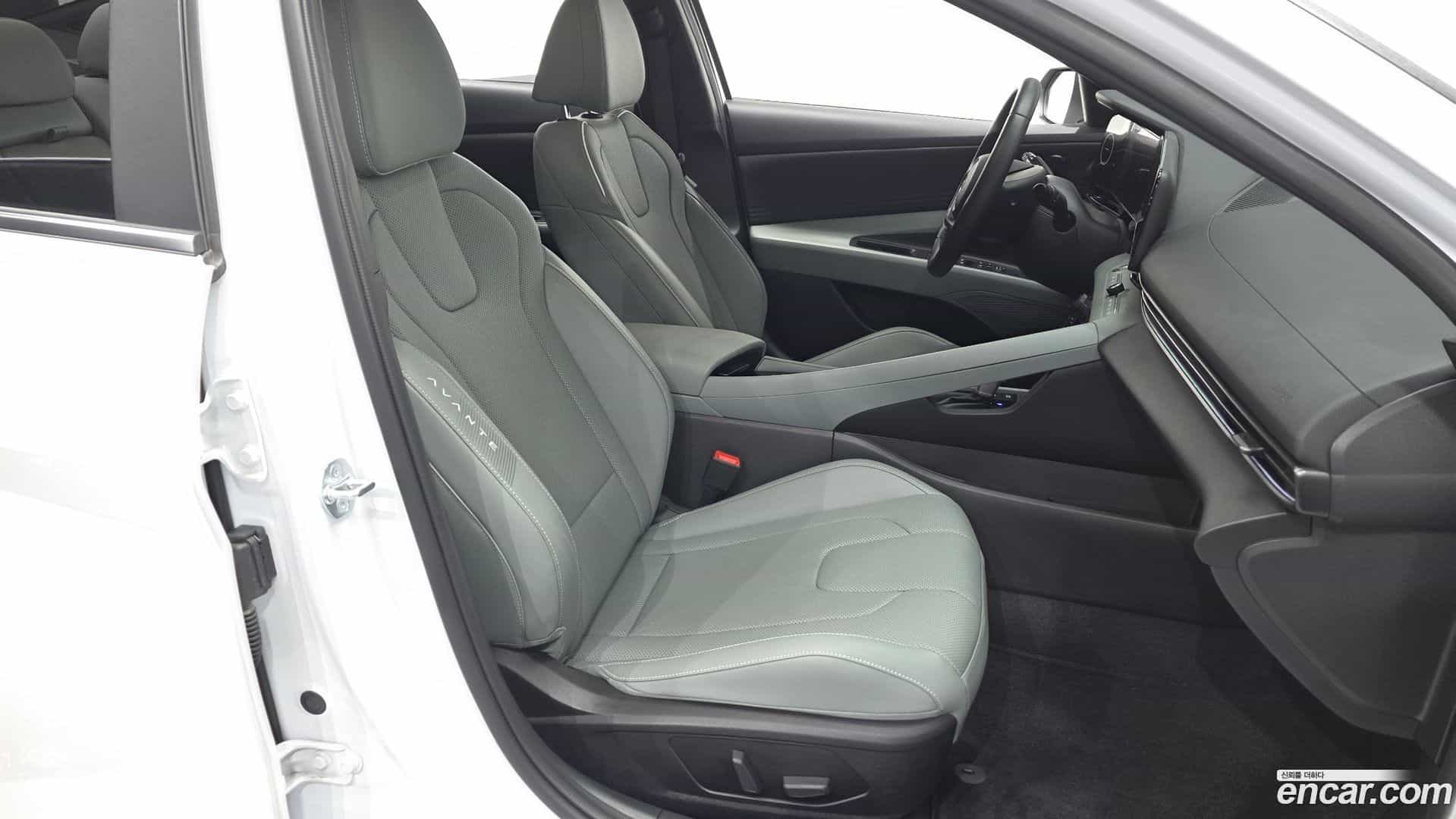 AVANTE Hyundai 2023.7-OPTION-016