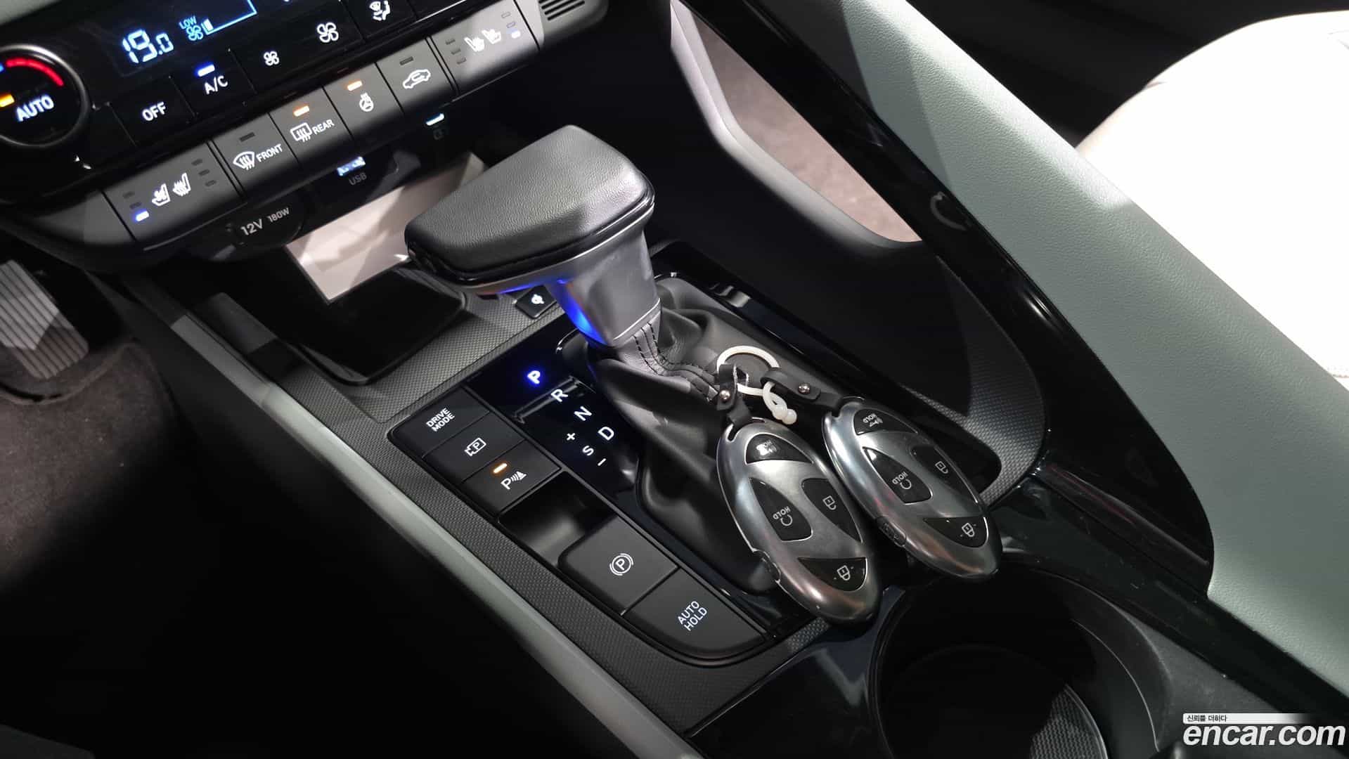 AVANTE Hyundai 2023.10-INNER-009