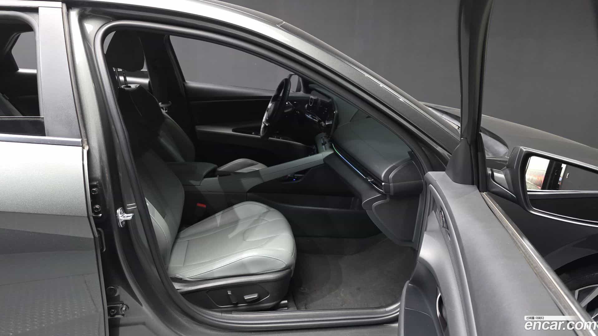 AVANTE Hyundai 2023.10-OPTION-015