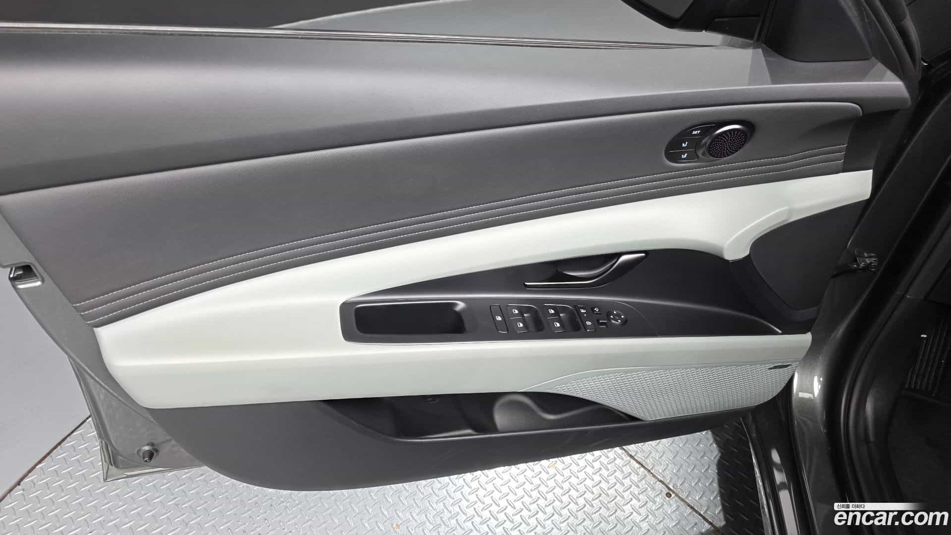 AVANTE Hyundai 2023.10-INNER-034