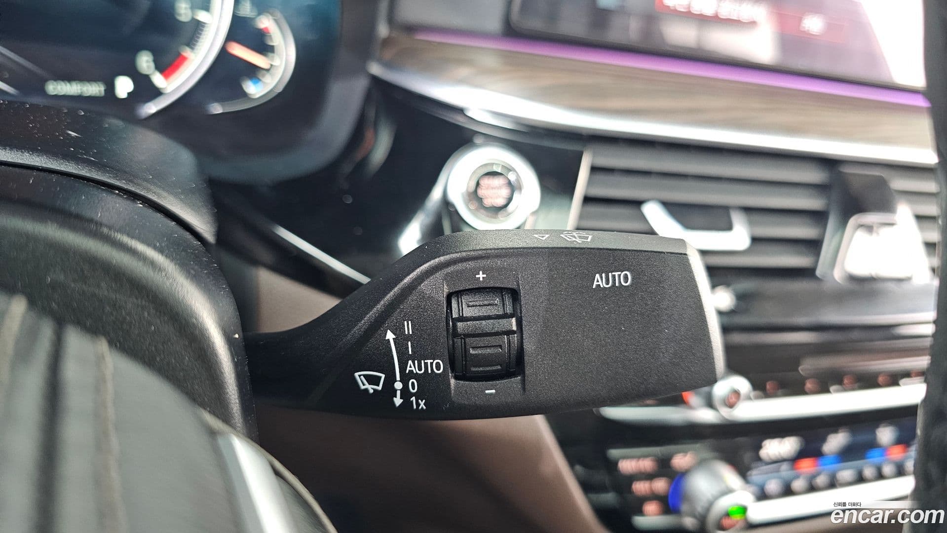 Main__Slider__Photo:5-Series BMW 2017.10-27