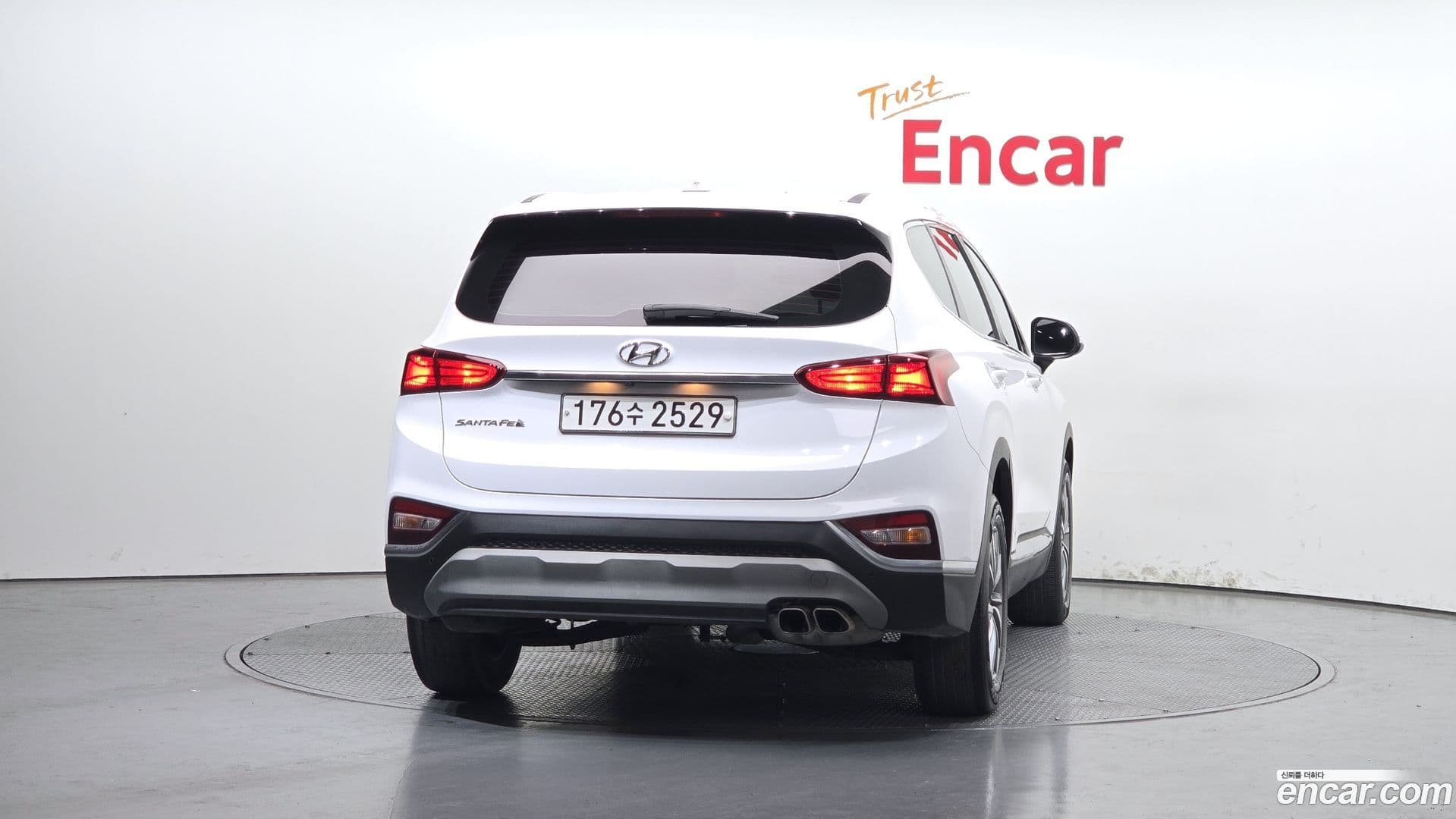 Main__Slider__Photo:Santafe Hyundai 2020.2-3