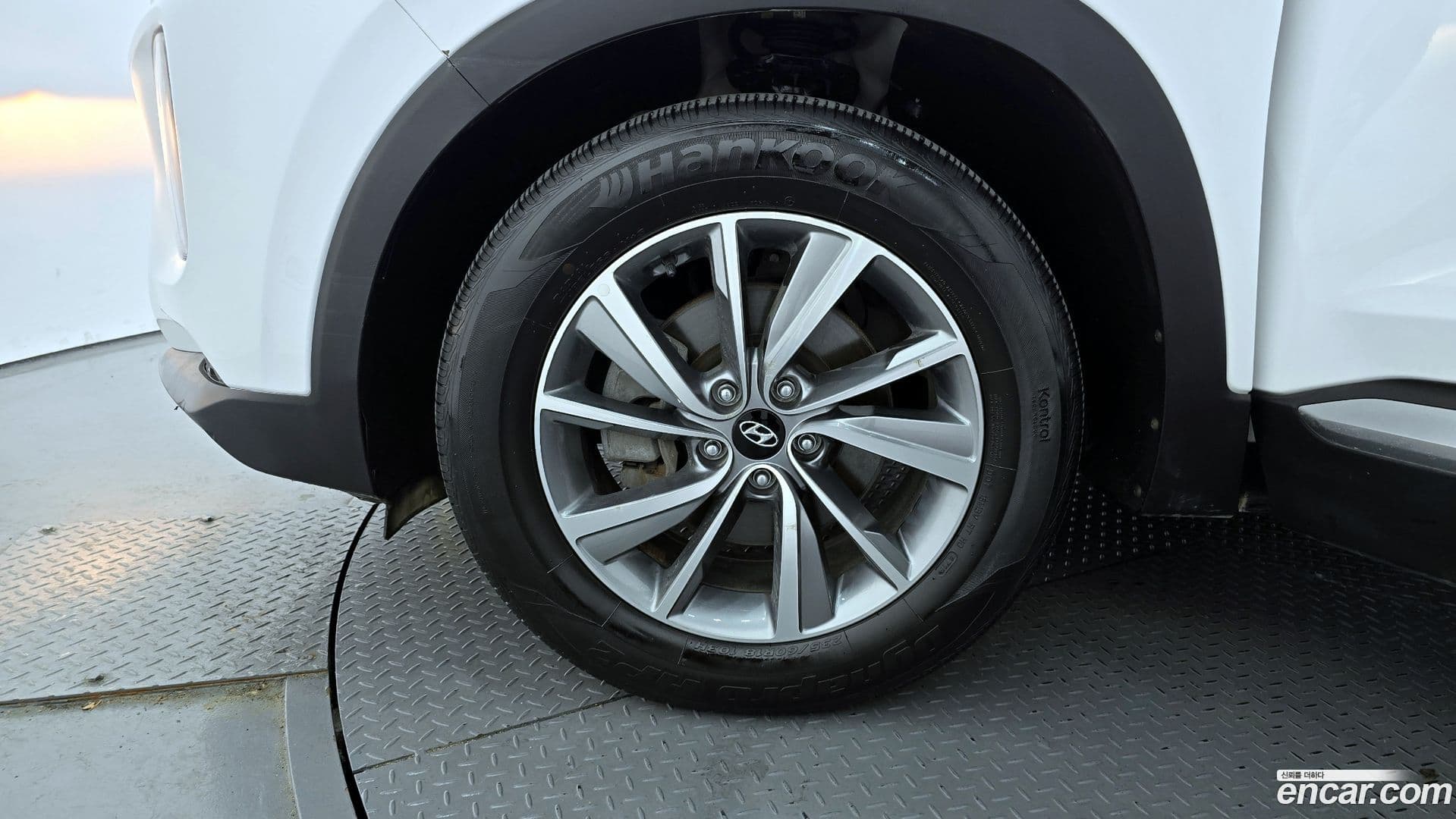 Main__Slider__Photo:Santafe Hyundai 2020.2-4