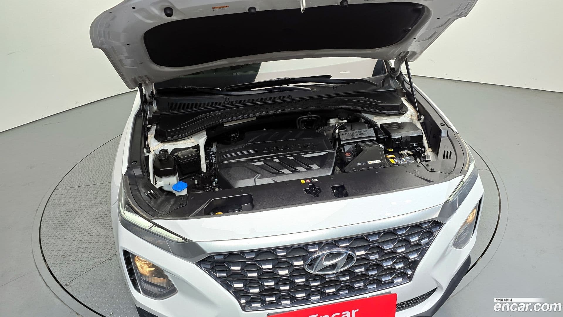 Main__Slider__Photo:Santafe Hyundai 2020.2-5