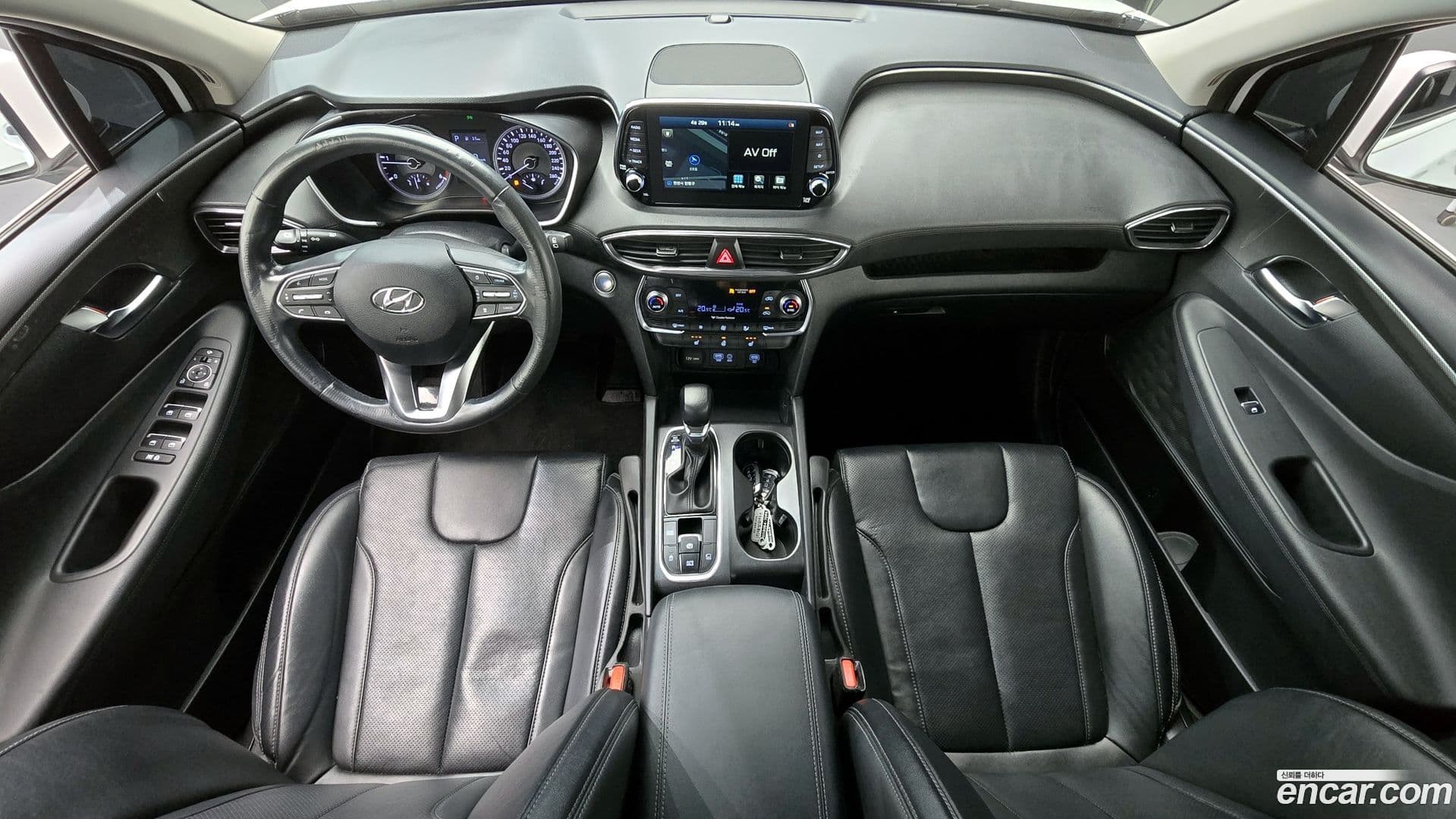 Main__Slider__Photo:Santafe Hyundai 2020.2-6