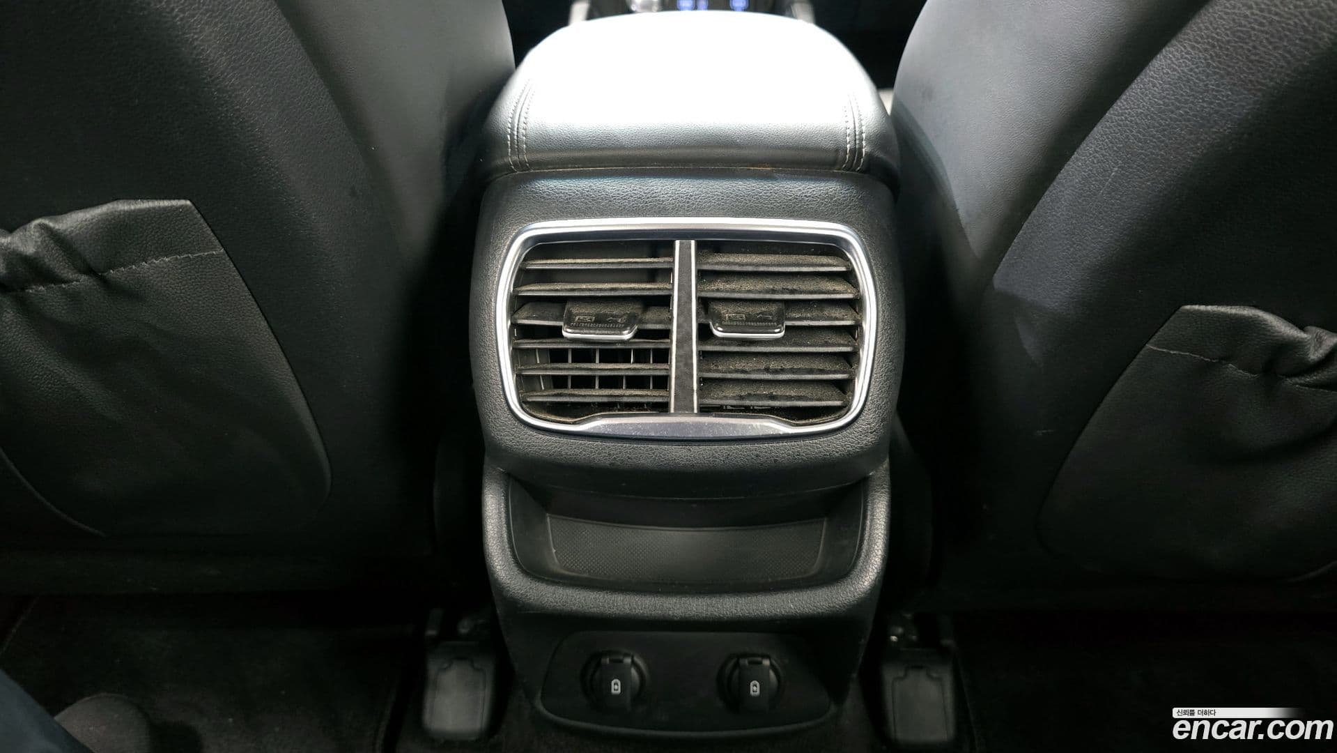 Main__Slider__Photo:Santafe Hyundai 2020.2-27