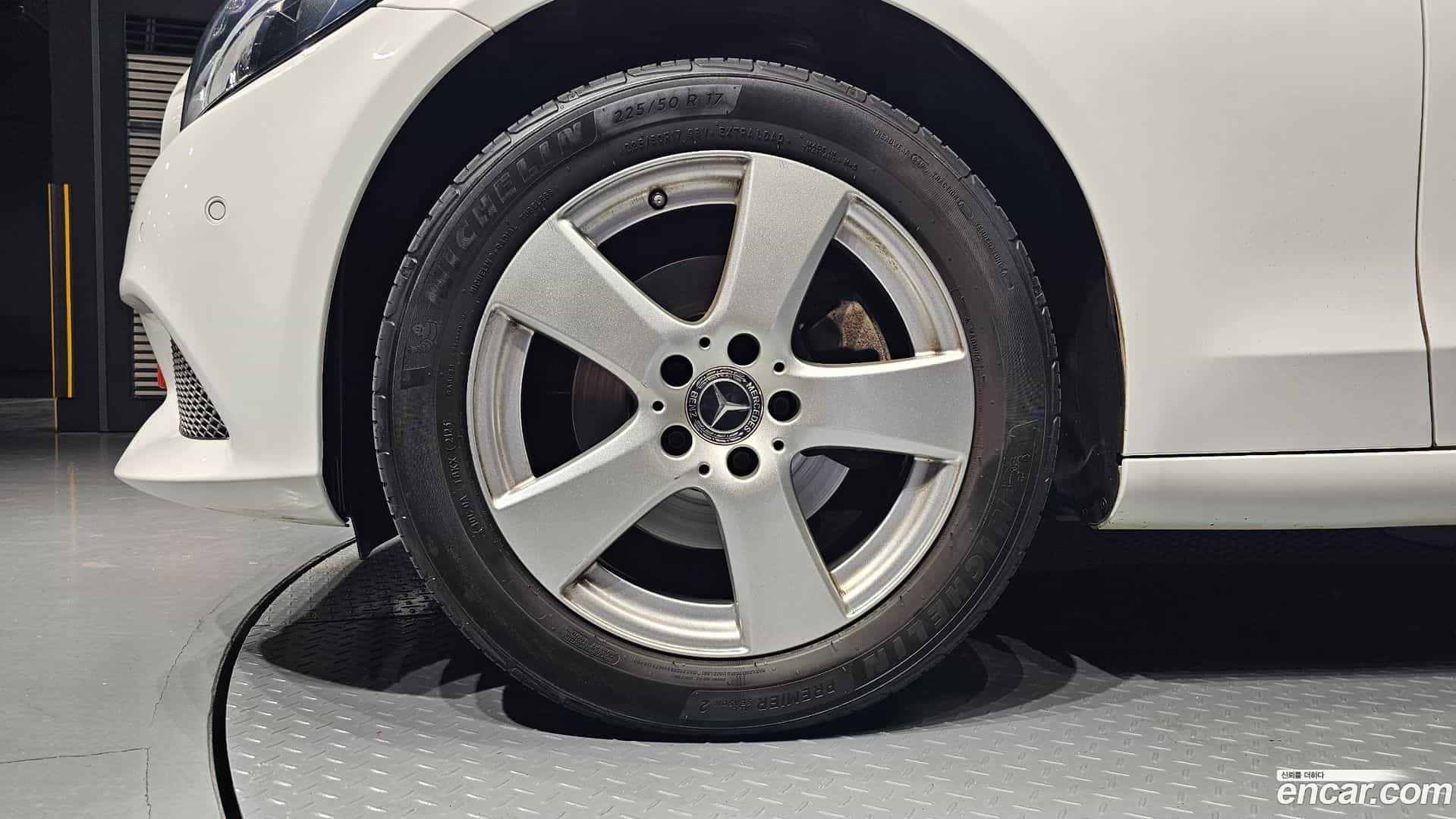 C-Class Mercedes-Benz 2018.1-OUTER-005