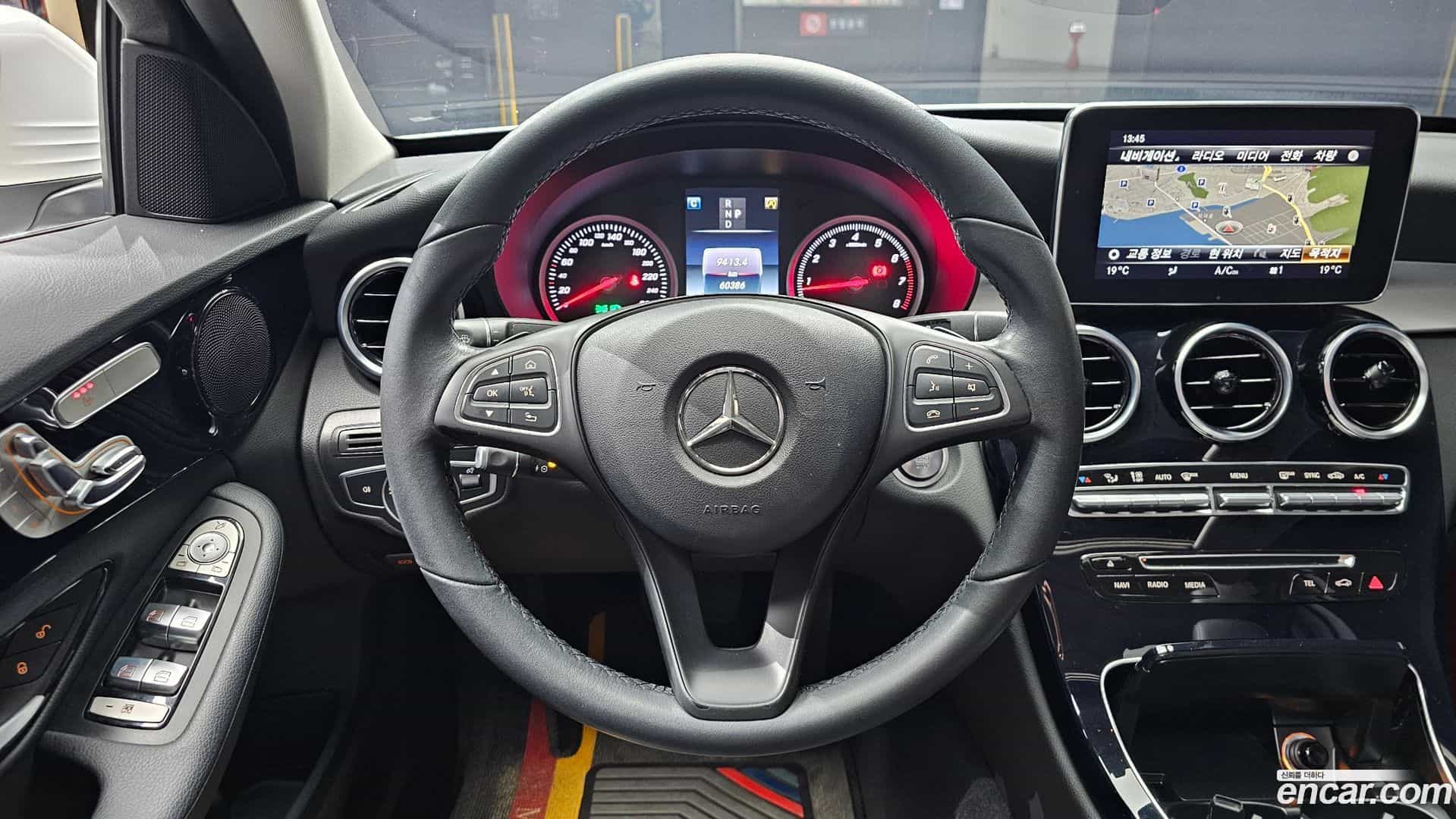 C-Class Mercedes-Benz 2018.1-OPTION-017