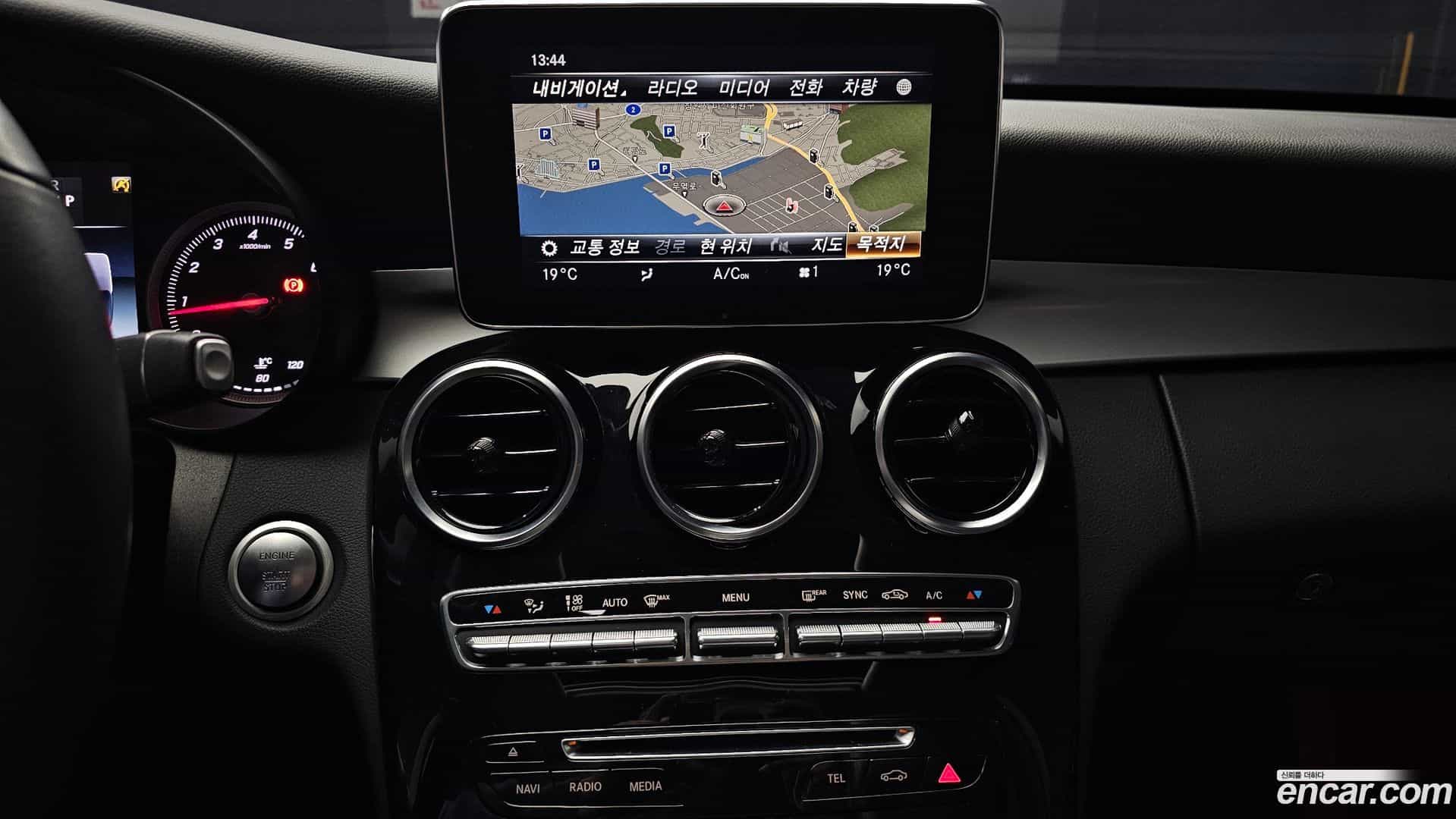 C-Class Mercedes-Benz 2018.1-OPTION-018