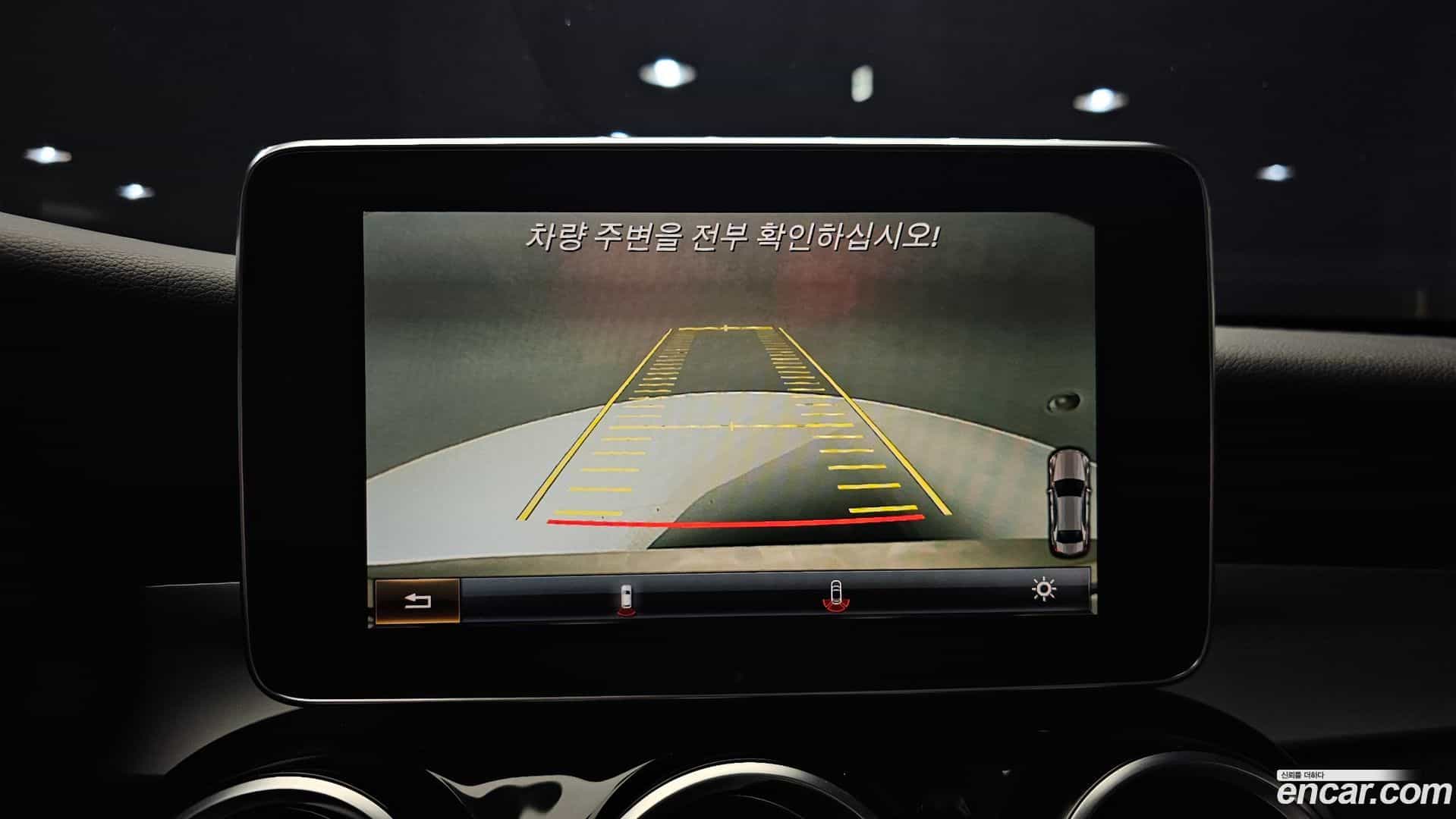 C-Class Mercedes-Benz 2018.1-OPTION-019