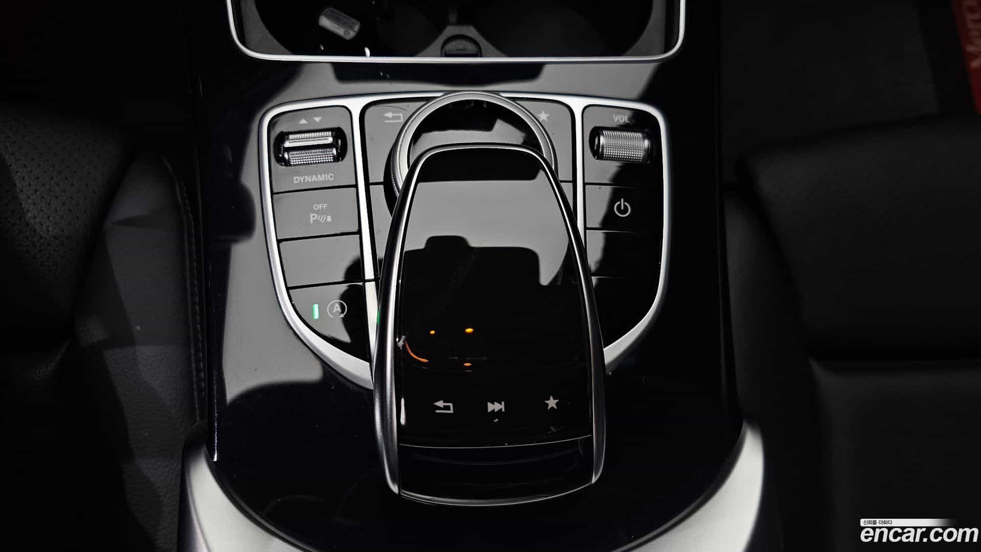 C-Class Mercedes-Benz 2018.1-OPTION-041