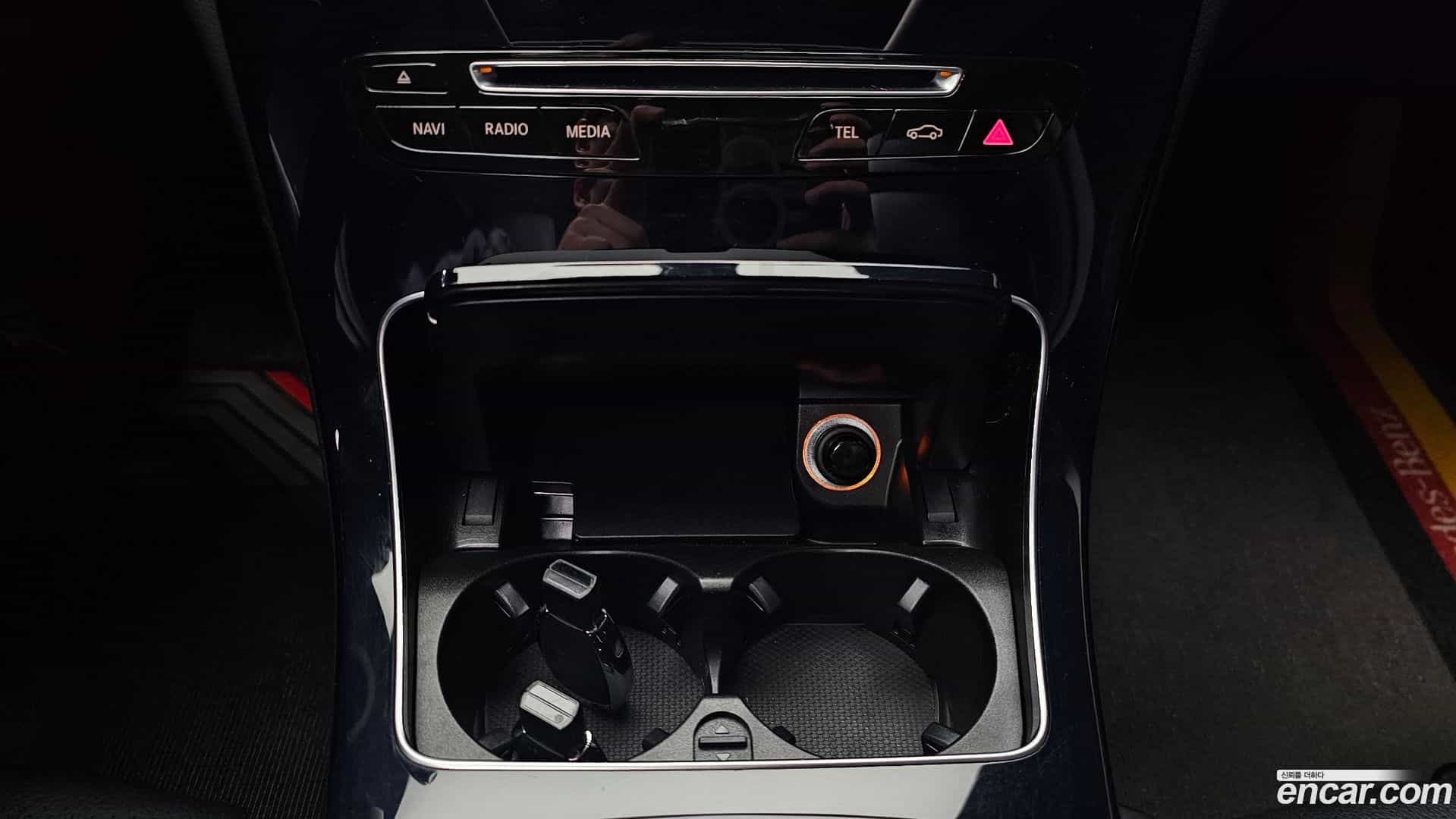 C-Class Mercedes-Benz 2018.1-OPTION-042
