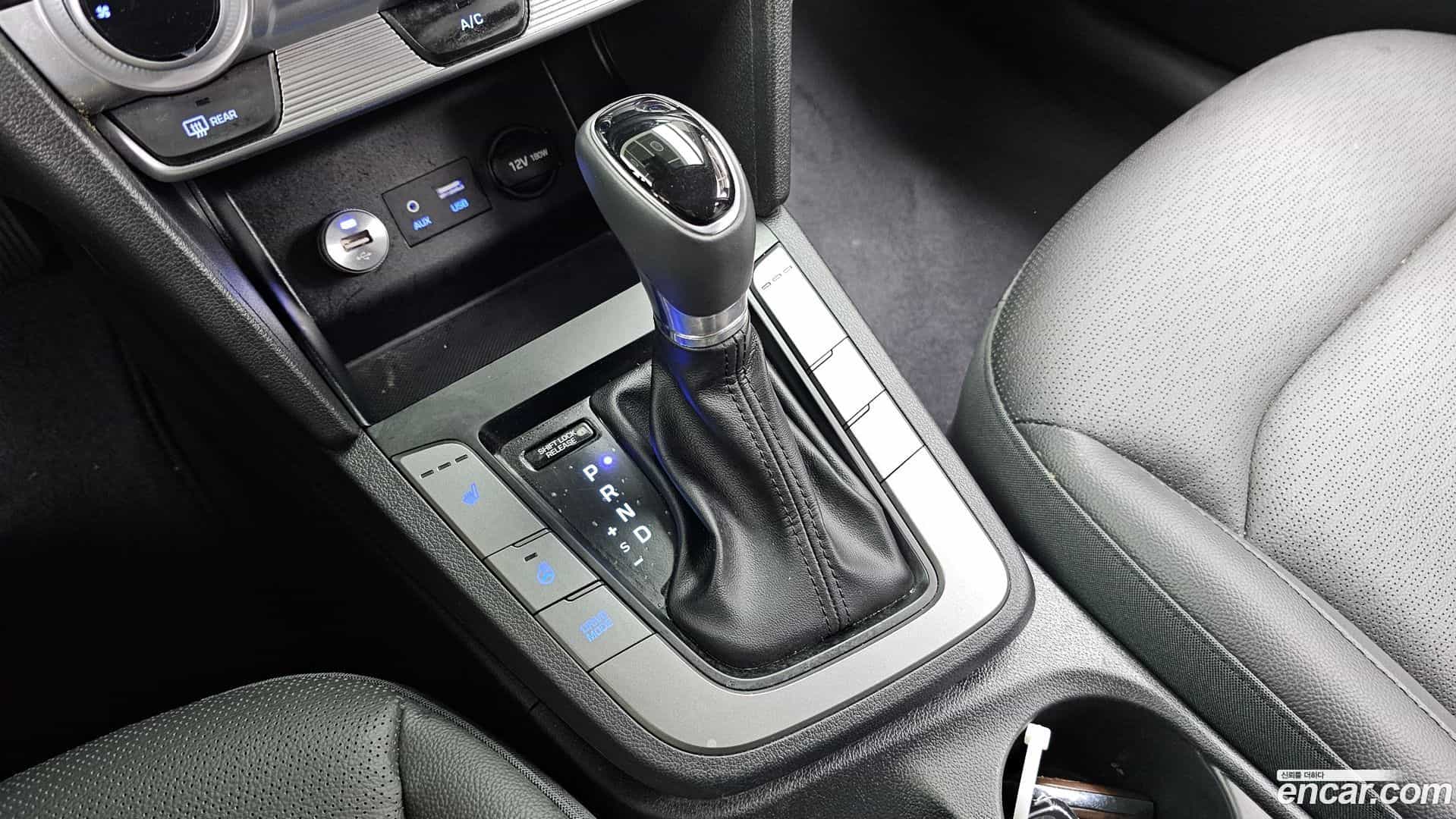 AVANTE Hyundai 2019.5-INNER-009