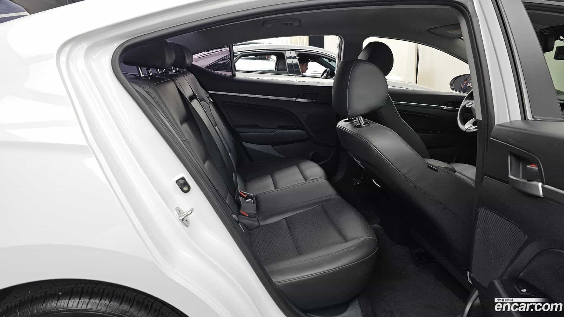 AVANTE Hyundai 2019.5-OPTION-016