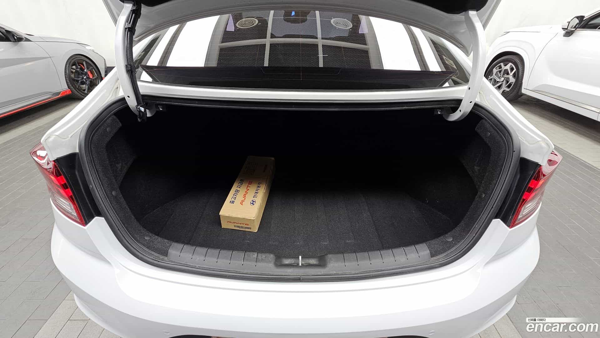AVANTE Hyundai 2019.5-OPTION-024