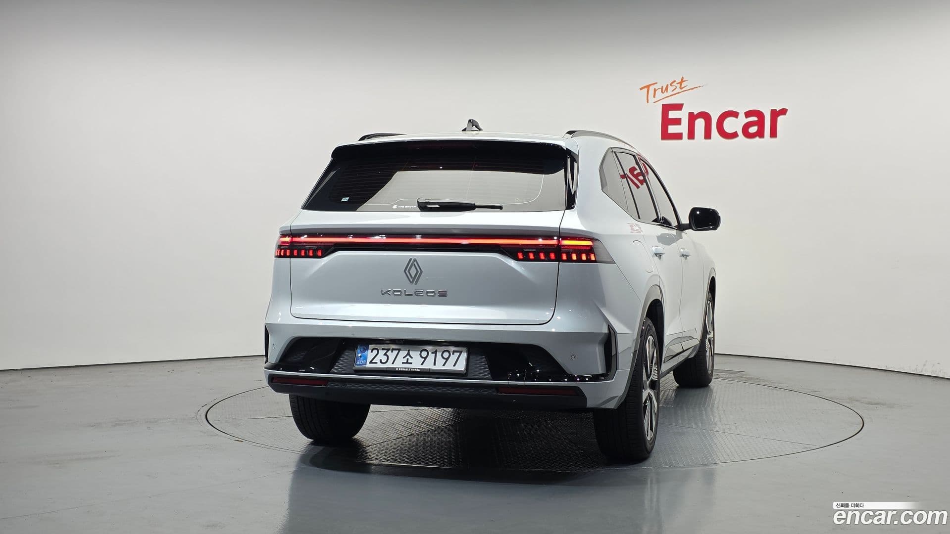 Main__Slider__Photo:Grand Koleos Renault Korea 2025.1-3