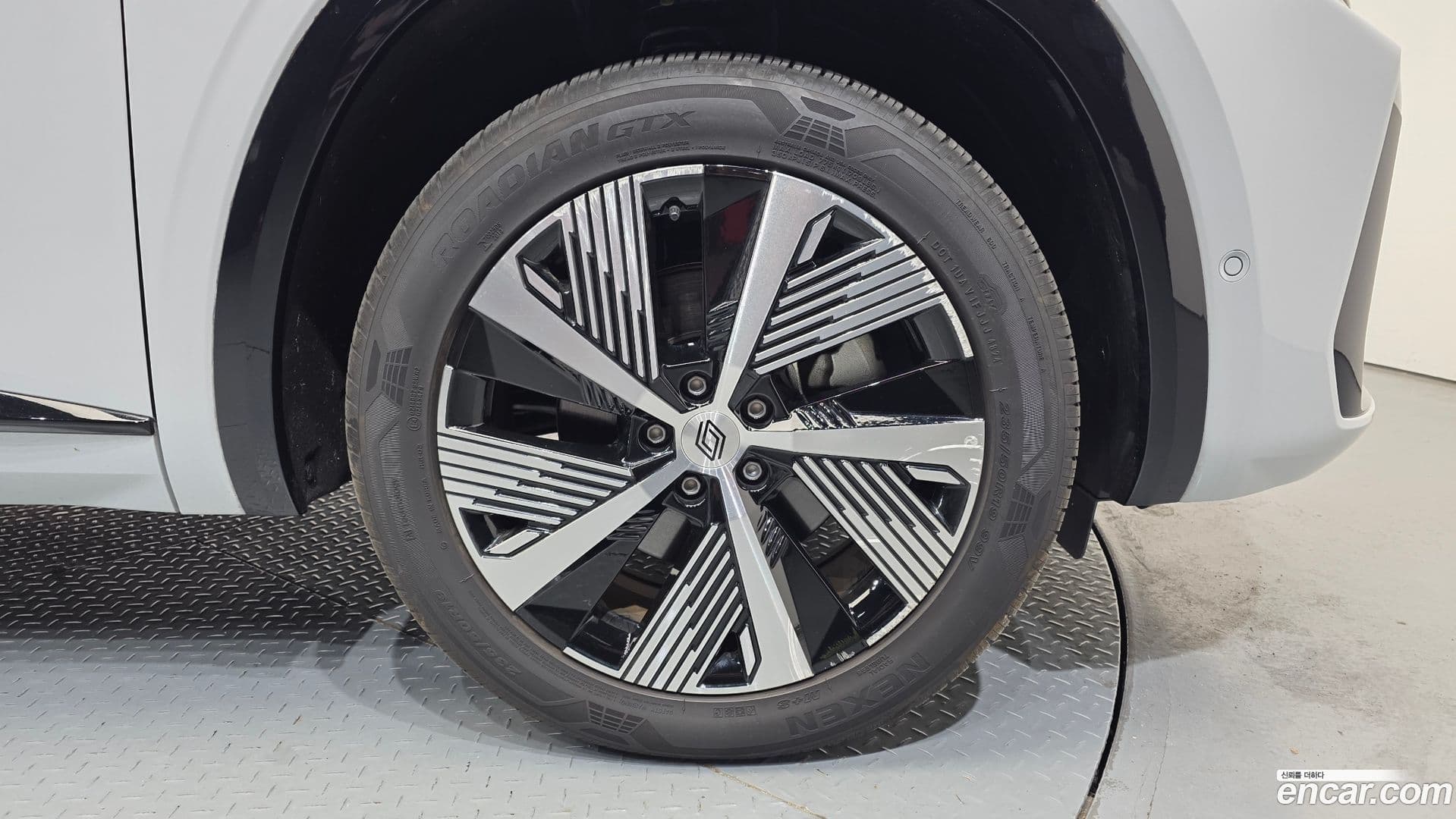 Main__Slider__Photo:Grand Koleos Renault Korea 2025.1-20