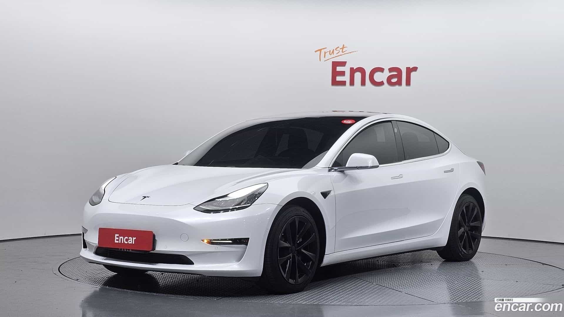 Model 3 Tesla 2020.2-OUTER-001