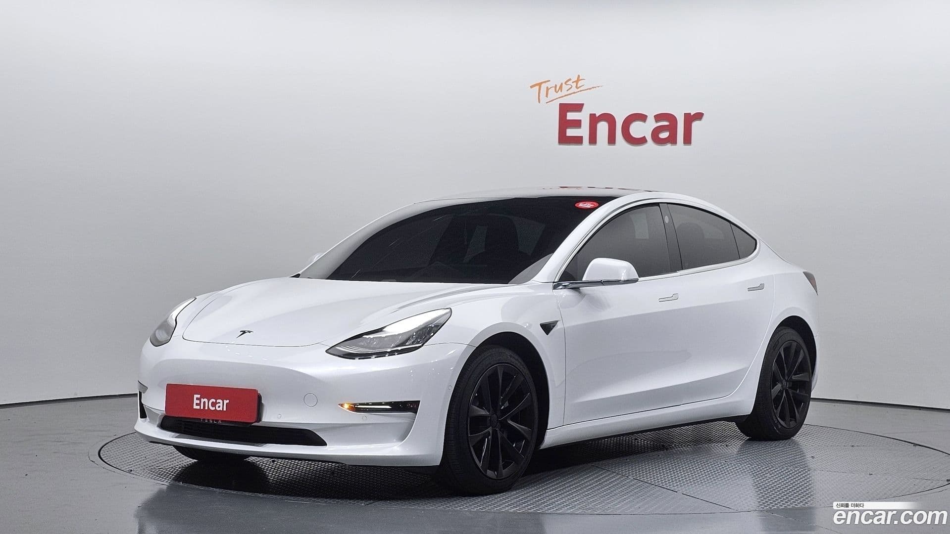 Main__Slider__Photo:Model 3 Tesla 2020.2-0