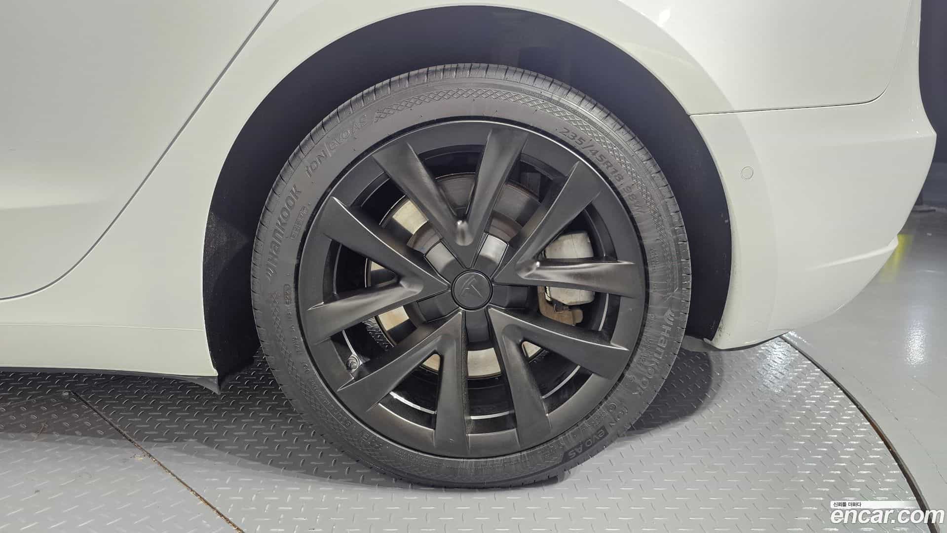 Model 3 Tesla 2020.2-OUTER-031