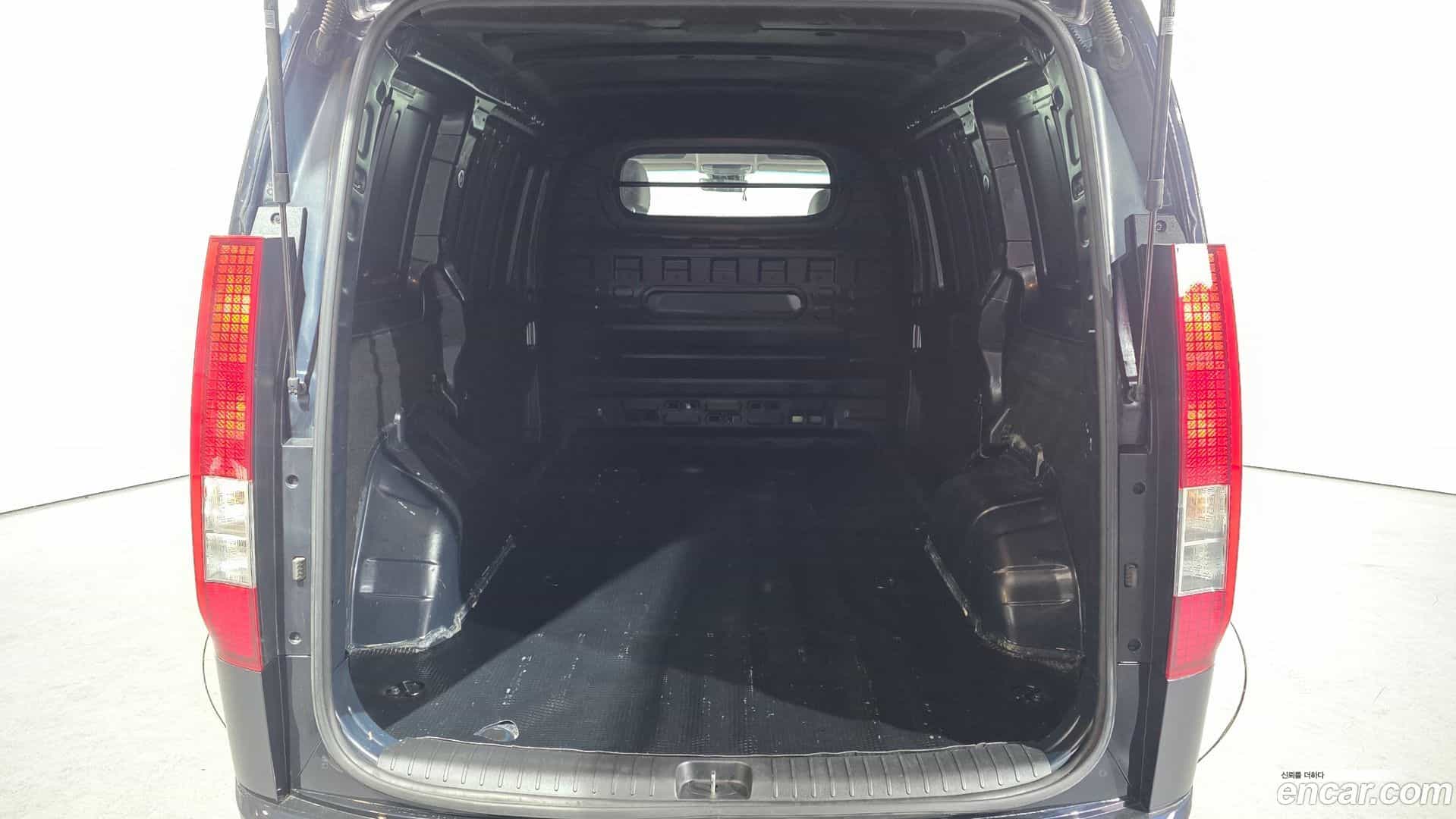 Staria Hyundai 2023.0-OPTION-019
