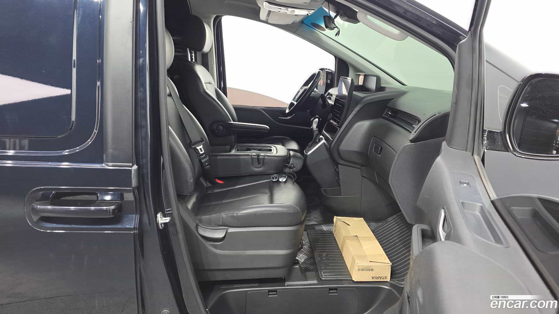 Staria Hyundai 2023.0-INNER-036