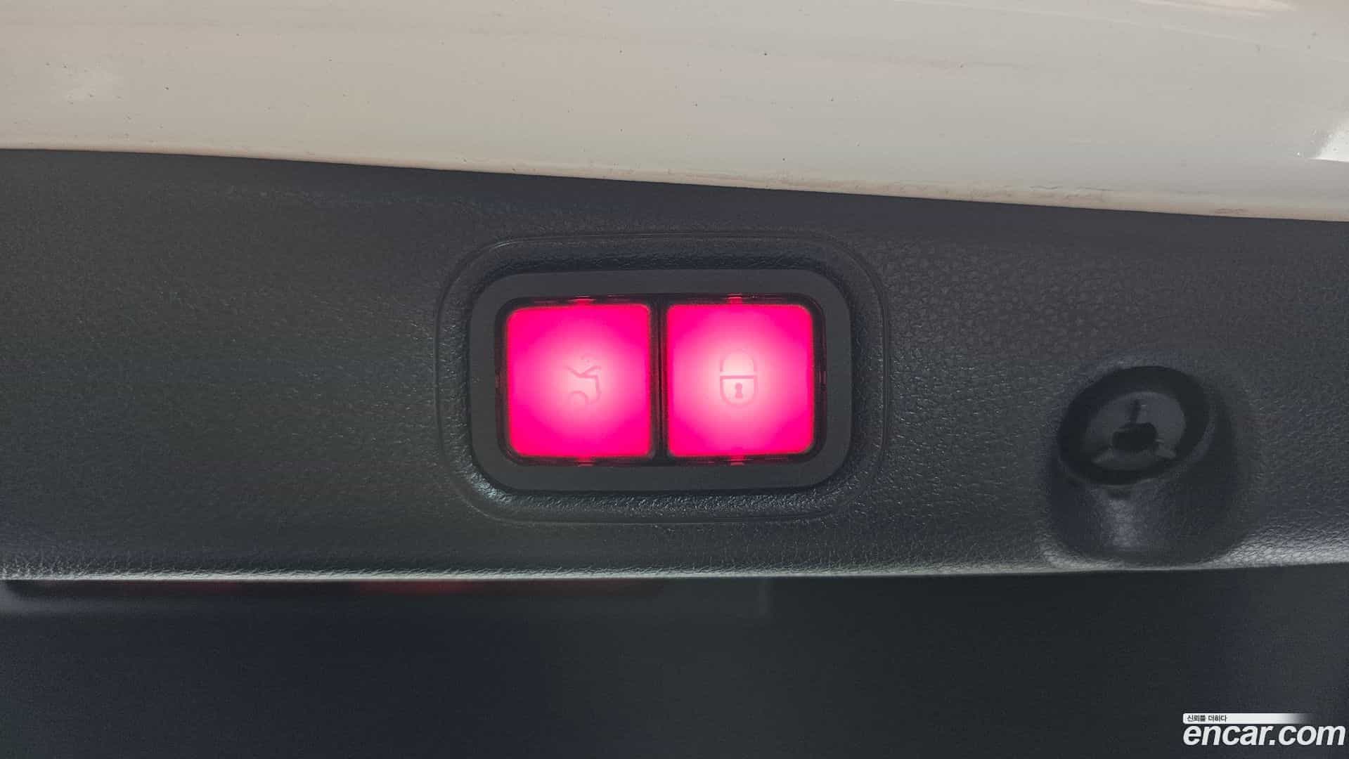 E-Class Mercedes-Benz 2018.6-OPTION-022