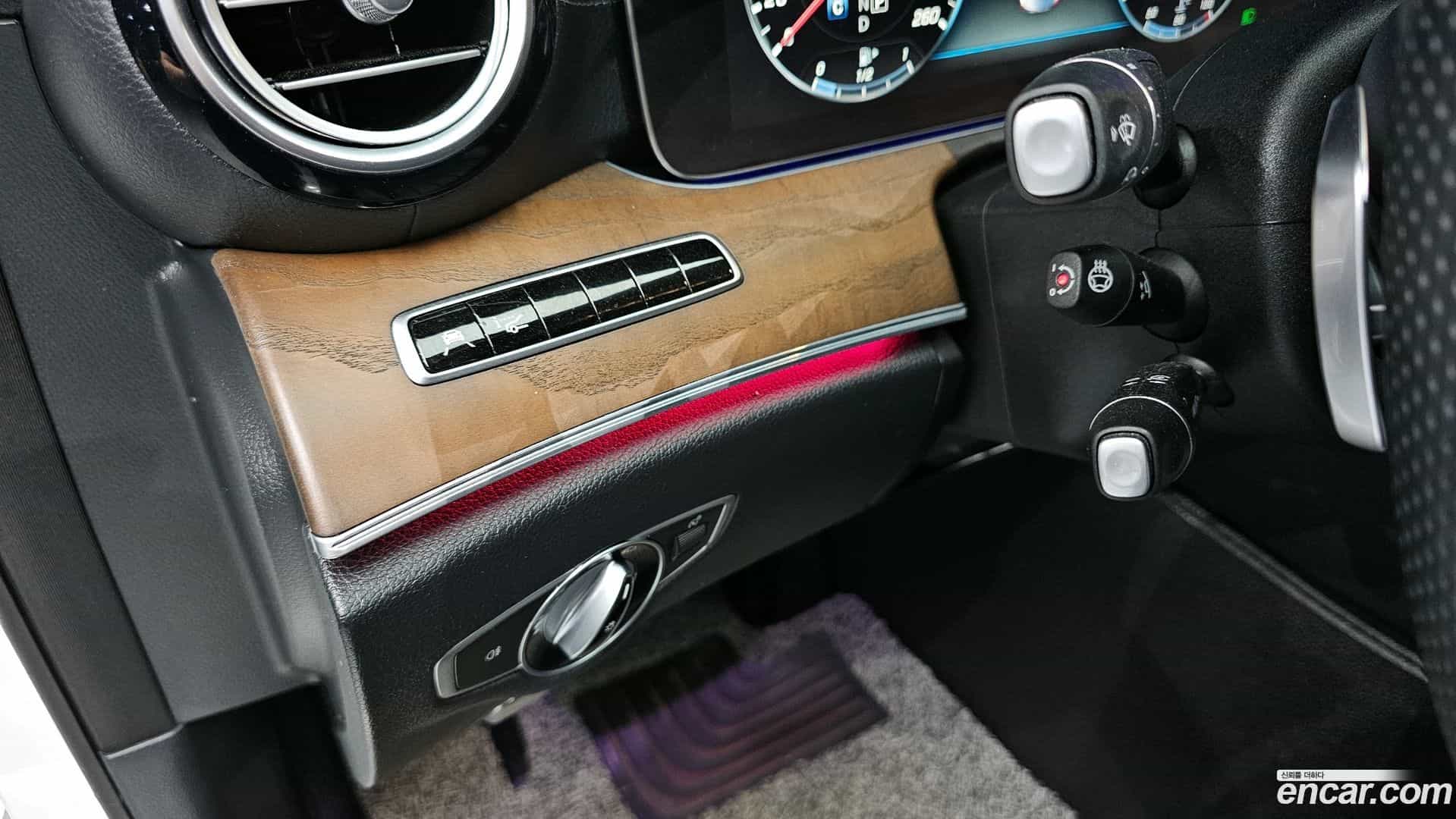 E-Class Mercedes-Benz 2018.6-OPTION-024