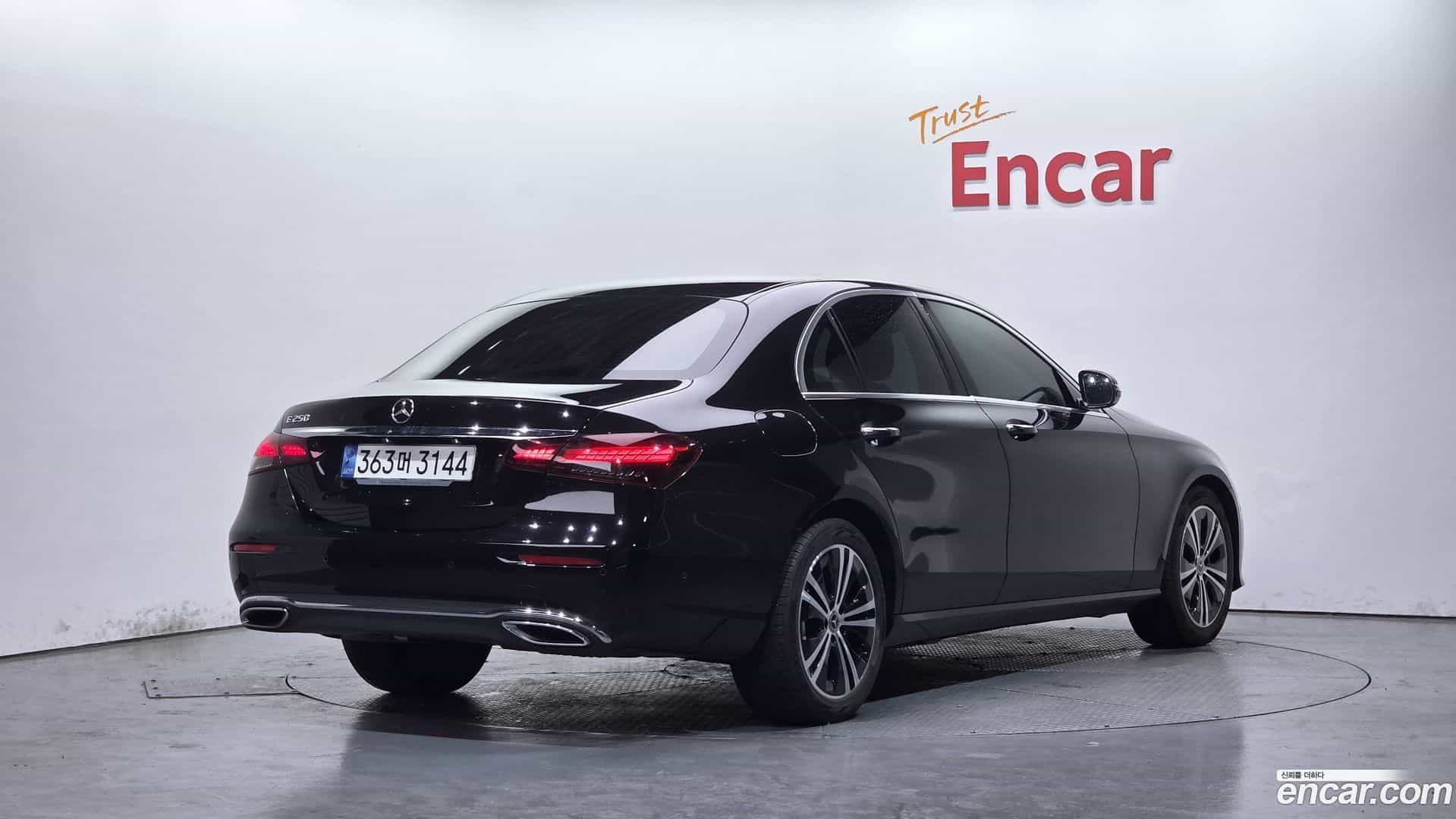 E-Class Mercedes-Benz 2021.2-OUTER-002