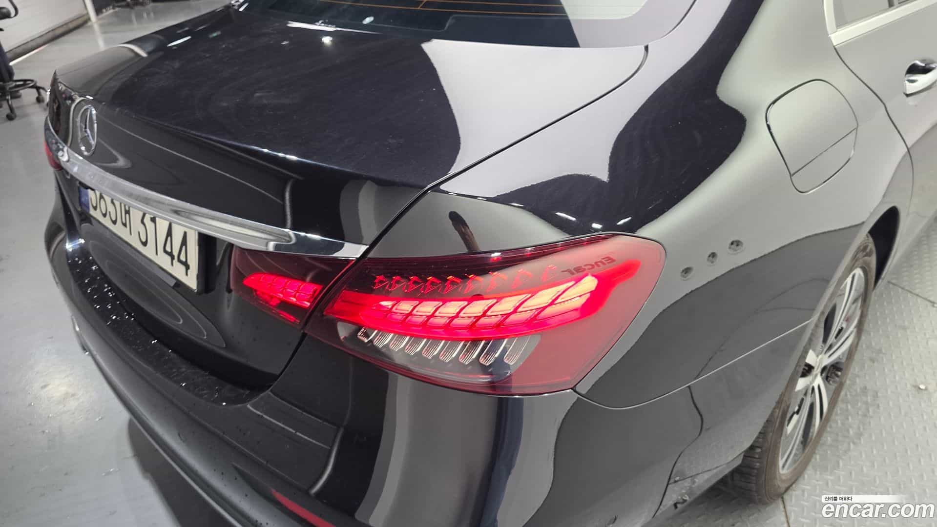 E-Class Mercedes-Benz 2021.2-OUTER-033
