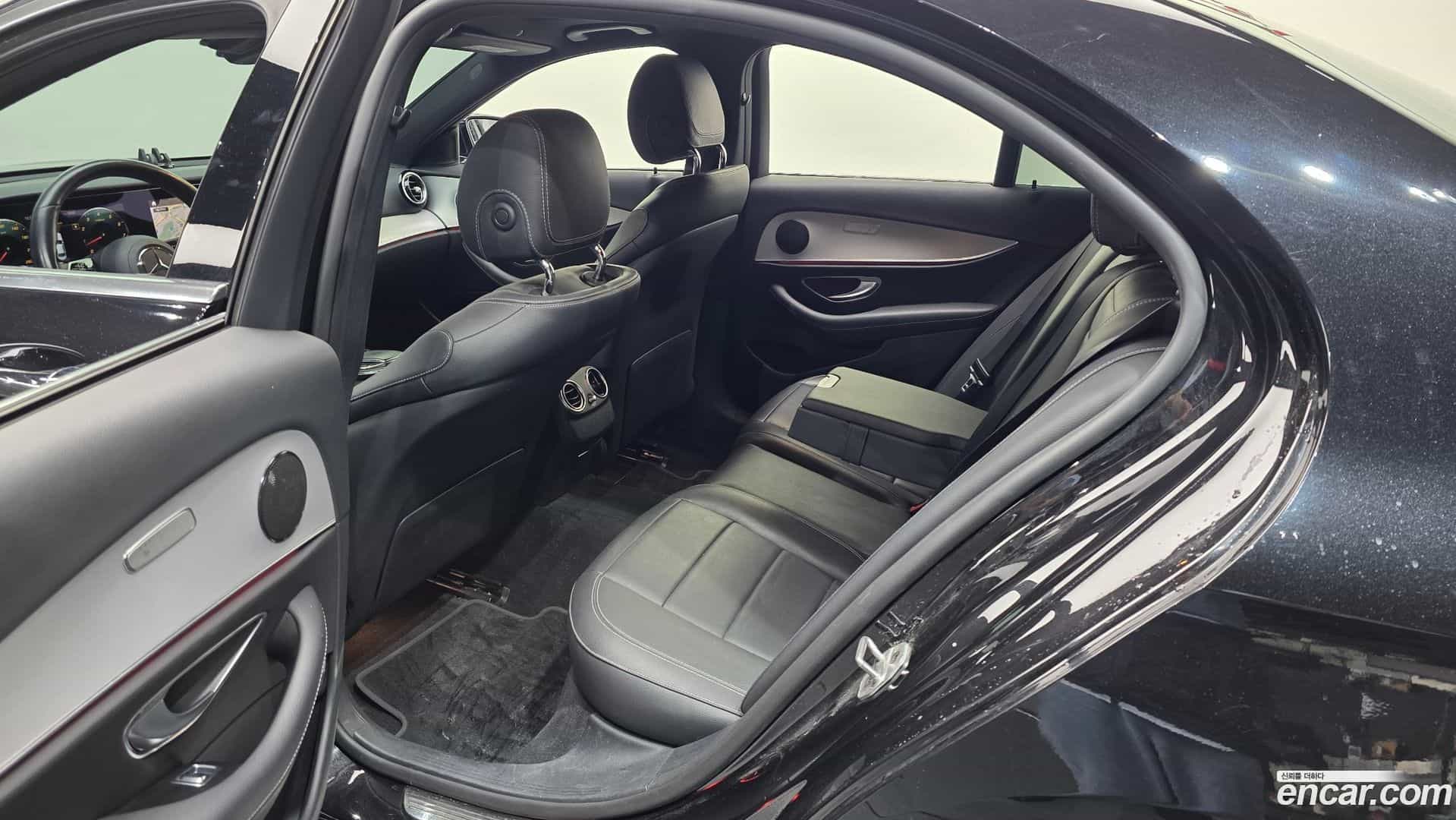 E-Class Mercedes-Benz 2021.2-INNER-036